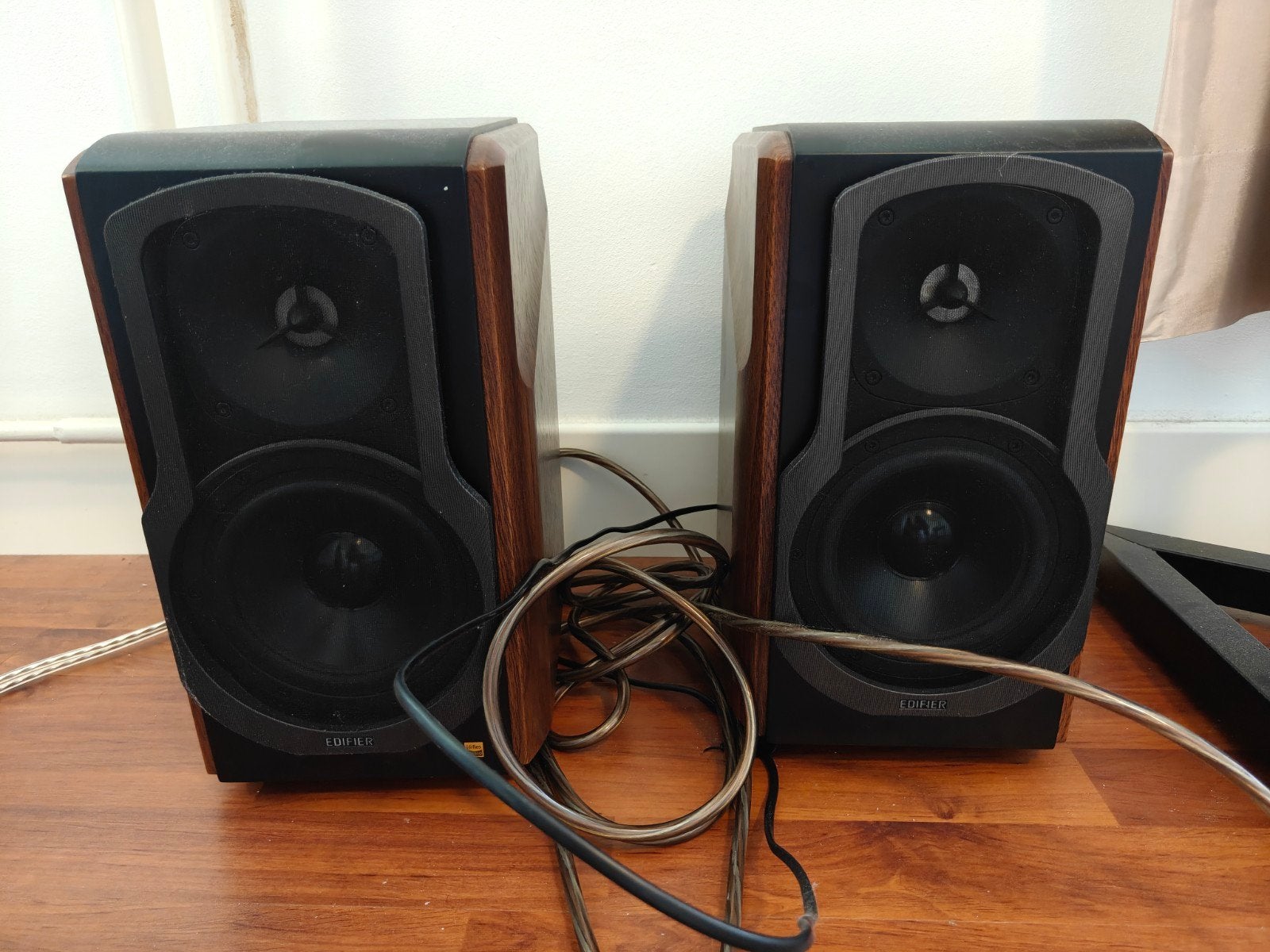 Foto 8 van Edifier S2000MKIII Actieve Hi-Res Speakerset + Verstelbare S