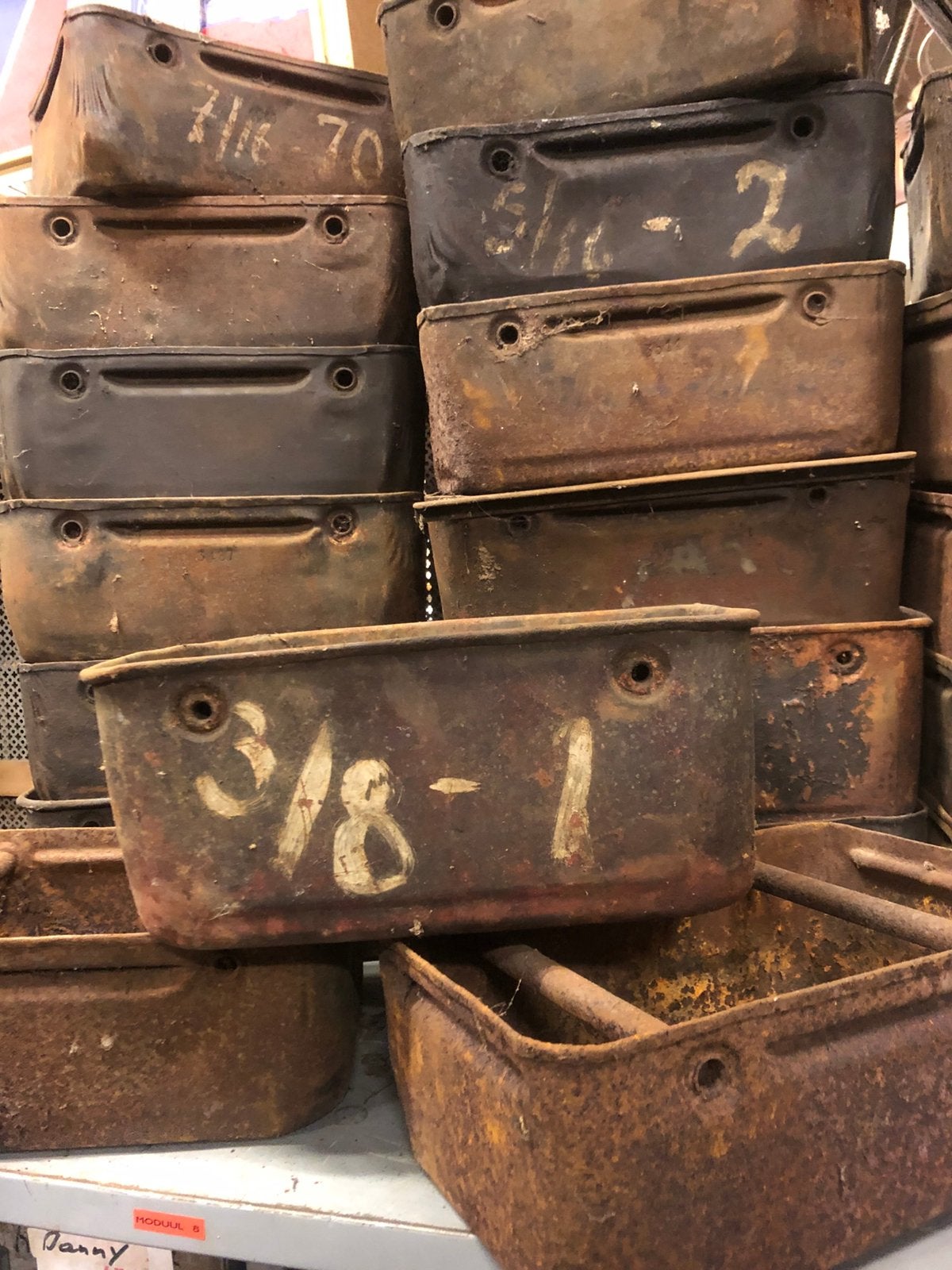 Stoere oude stapelbak magazijnbak industrieel stapelbakken, Huis en Inrichting, Ophalen, Minder dan 50 cm