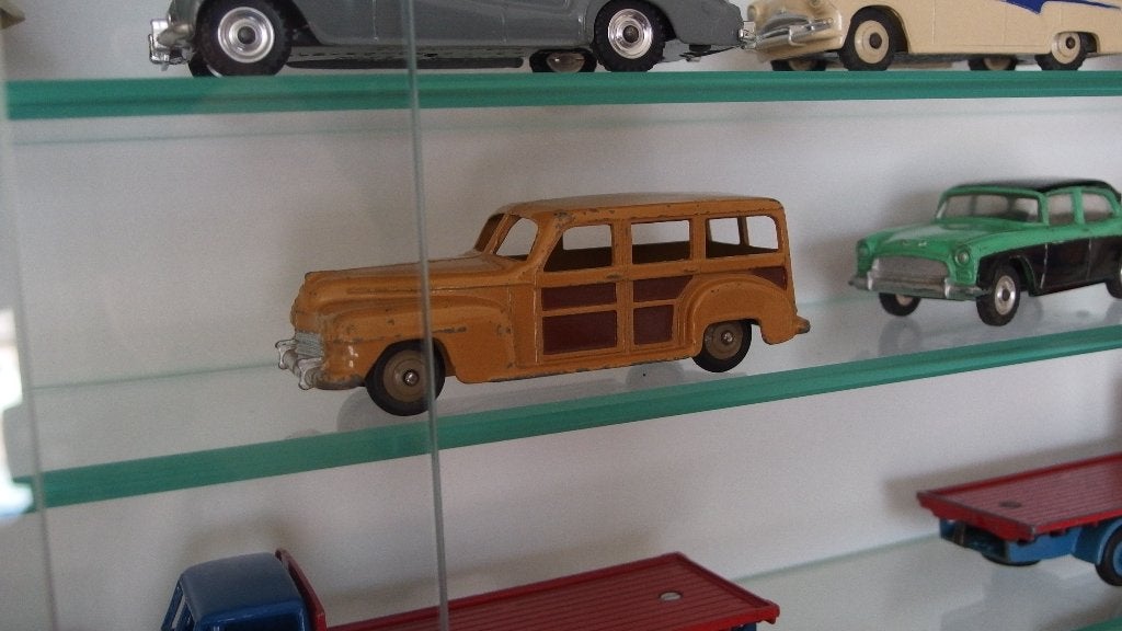Fraaie Dinky Toys Plymouth Woody 1950, nr. 27F, Ophalen of Verzenden, Zo goed als nieuw, Auto, Dinky Toys
