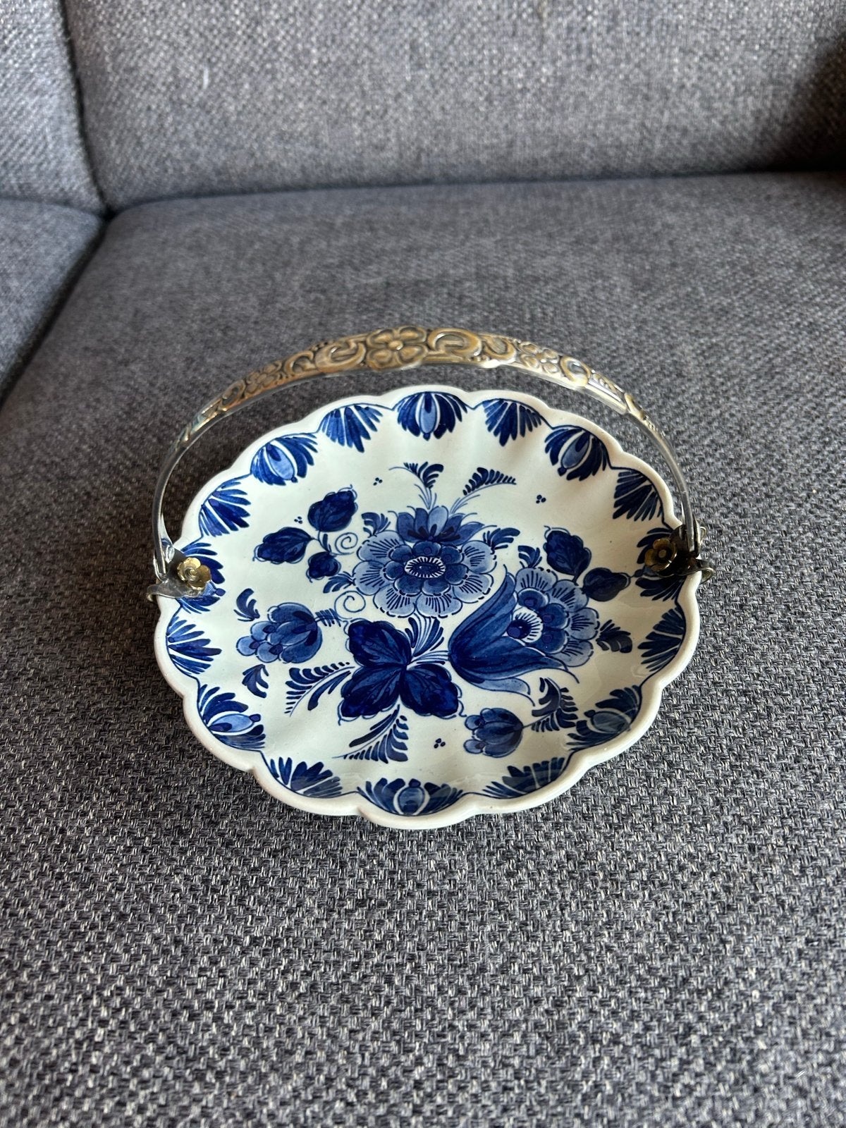Delfts Blauw Handgeschilderd Schoteltje met Hengsel, Ophalen of Verzenden