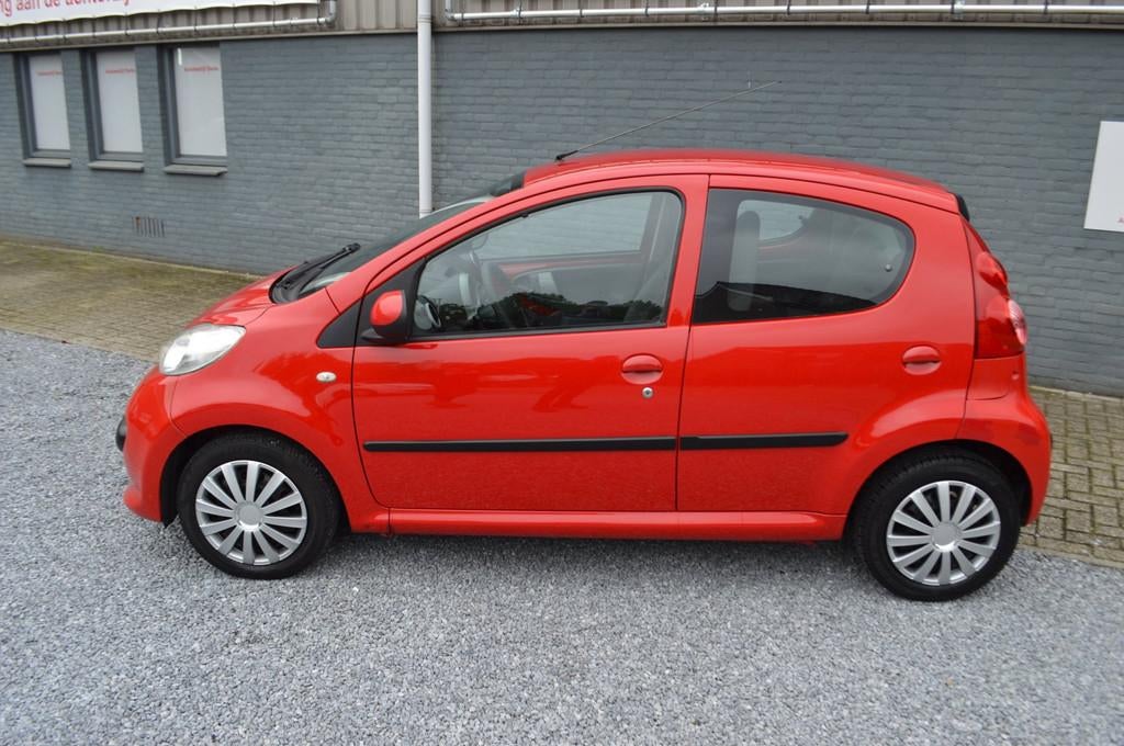 Peugeot 107 1.0-12V XS Airco 5Drs Stuurbekrachtiging Jaar Ga, Voorwielaandrijving, Stof, Gebruikt, 4 stoelen