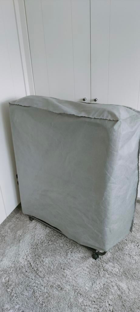 Opvouwbed verrijdbaar 90x200cm - Ideaal voor logees, Huis en Inrichting, Slaapkamer | Bedden, Gebruikt, 90 cm, Eenpersoons, Ophalen of Verzenden