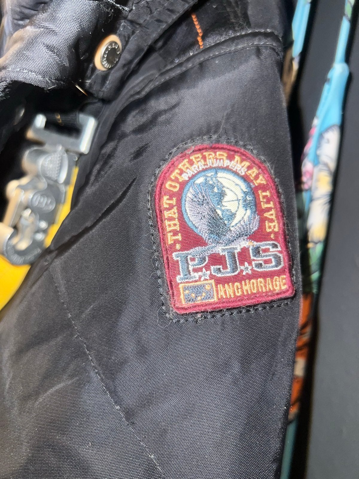 Parajumper jas incl bont, Ophalen, Zo goed als nieuw, Zwart