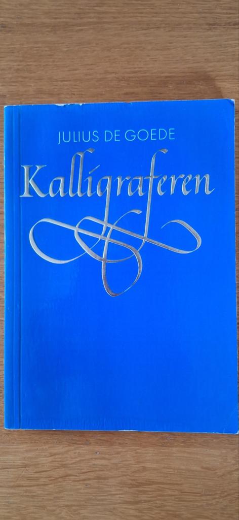 Kalligraferen - Julius de Goede (Boek), Ophalen of Verzenden, Gelezen, Overige onderwerpen, Julius de Goede
