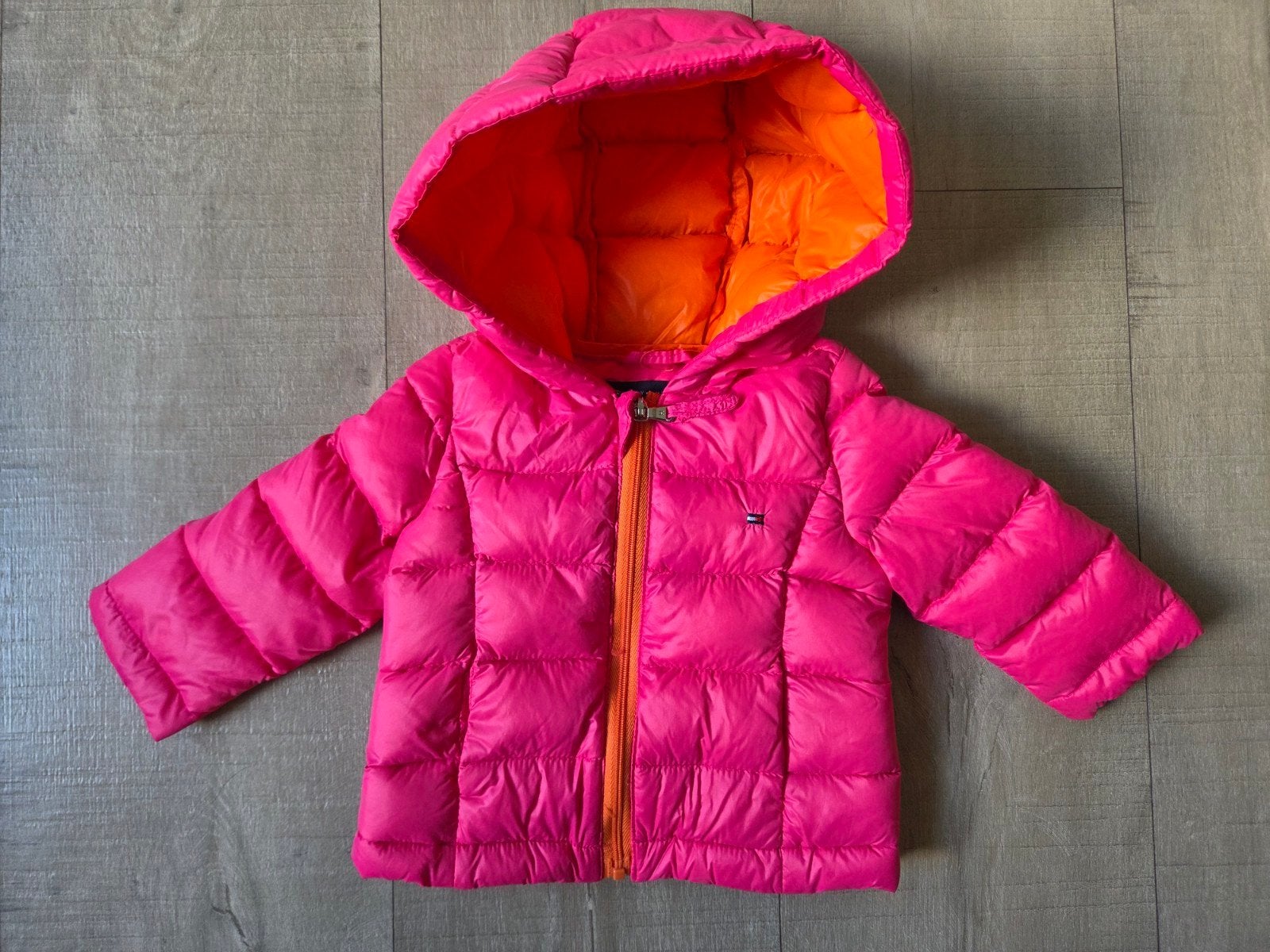 Tommy Hilfiger babyjas winter 3-6 maanden roze/oranje, Ophalen of Verzenden, Gebruikt, Tommy Hilfiger, Meisje