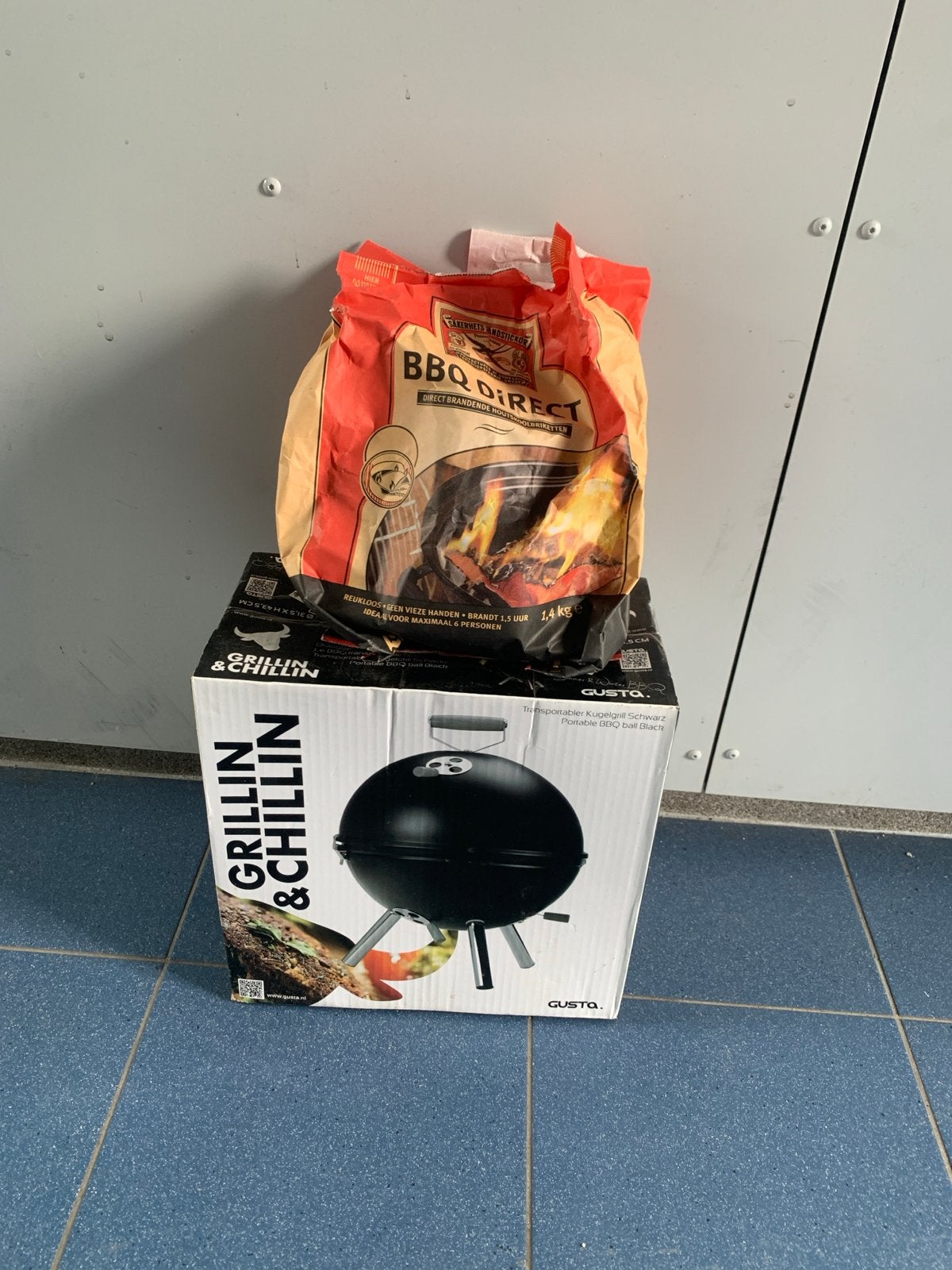 Nieuwe Gusto Grillin & Chillin BBQ met BBQ Direct houtskool, Ophalen of Verzenden, Nieuw