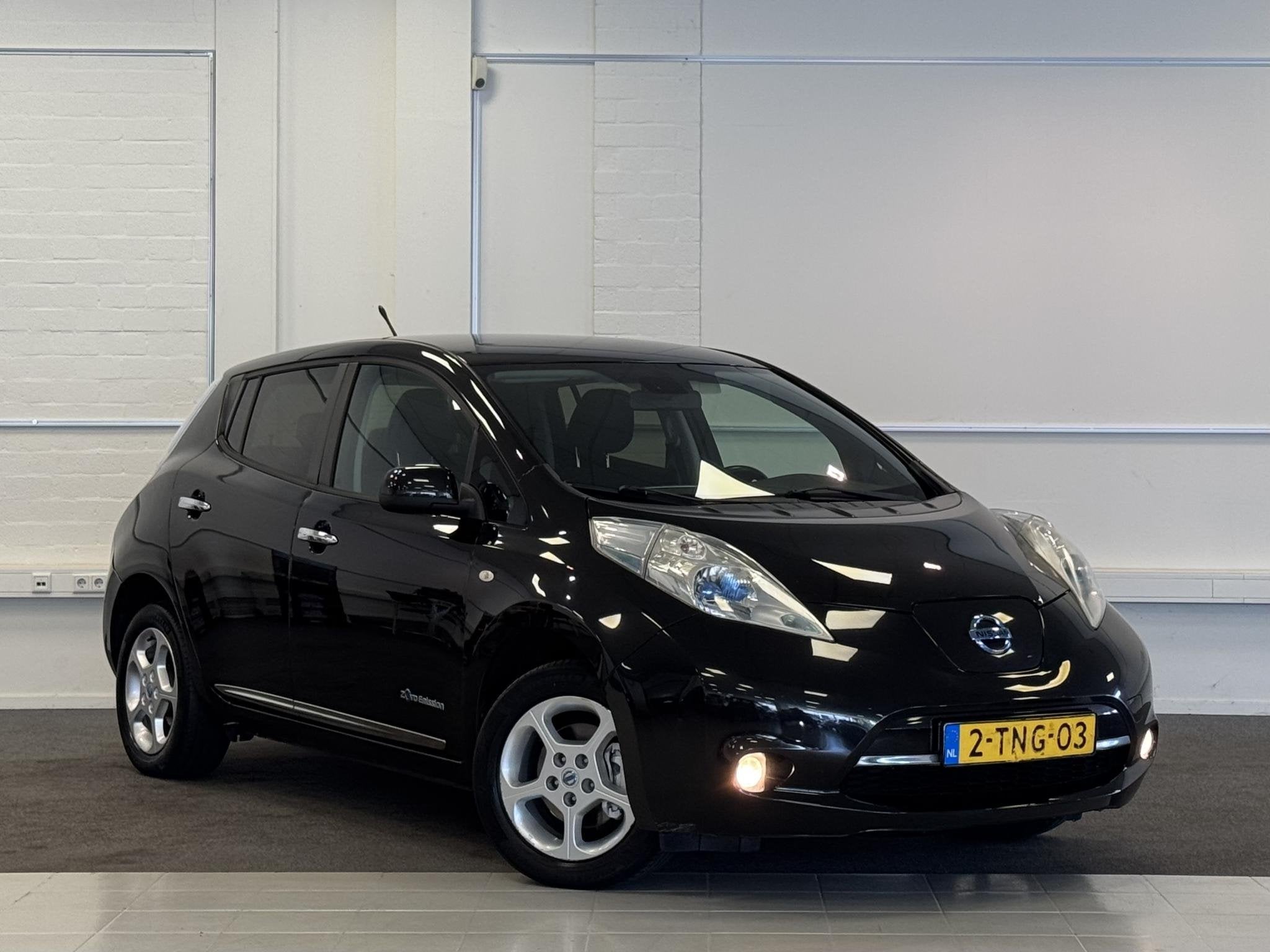 Nissan LEAF Acenta 24 kWh 1e Eigenaar Garantie SOH 76%, Auto's, Gebruikt, Alcantara, Zwart, Origineel Nederlands