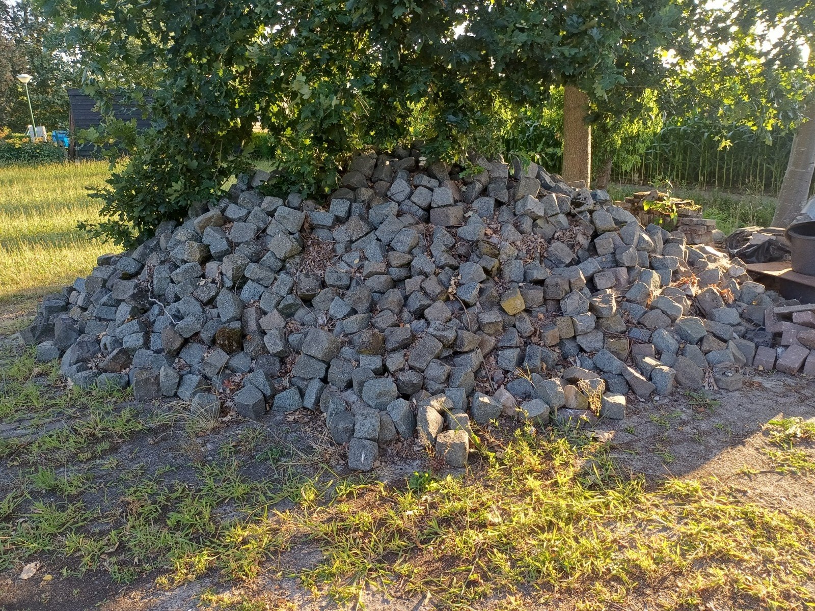 Mooie partij kinderkoppen, Ophalen, Graniet