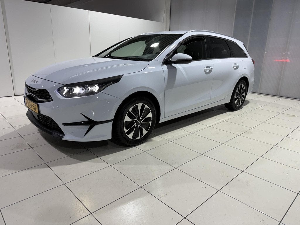 Kia Ceed Sportswagon 1.0 T-GDi MHEV DynamicPlusLine AUTOMAAT, Gebruikt, Euro 6, 1309 kg, Leder en Stof