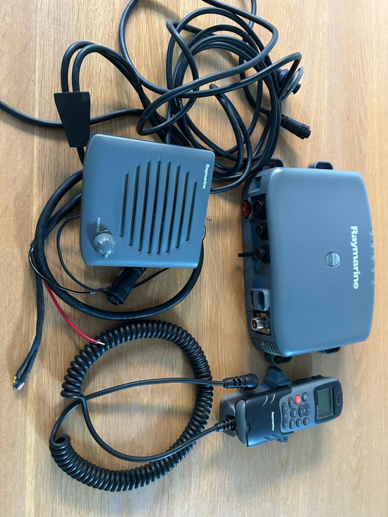 Raymarine VHF Ray240 DSC Marifoon, Ophalen of Verzenden, Zo goed als nieuw, Communicatie