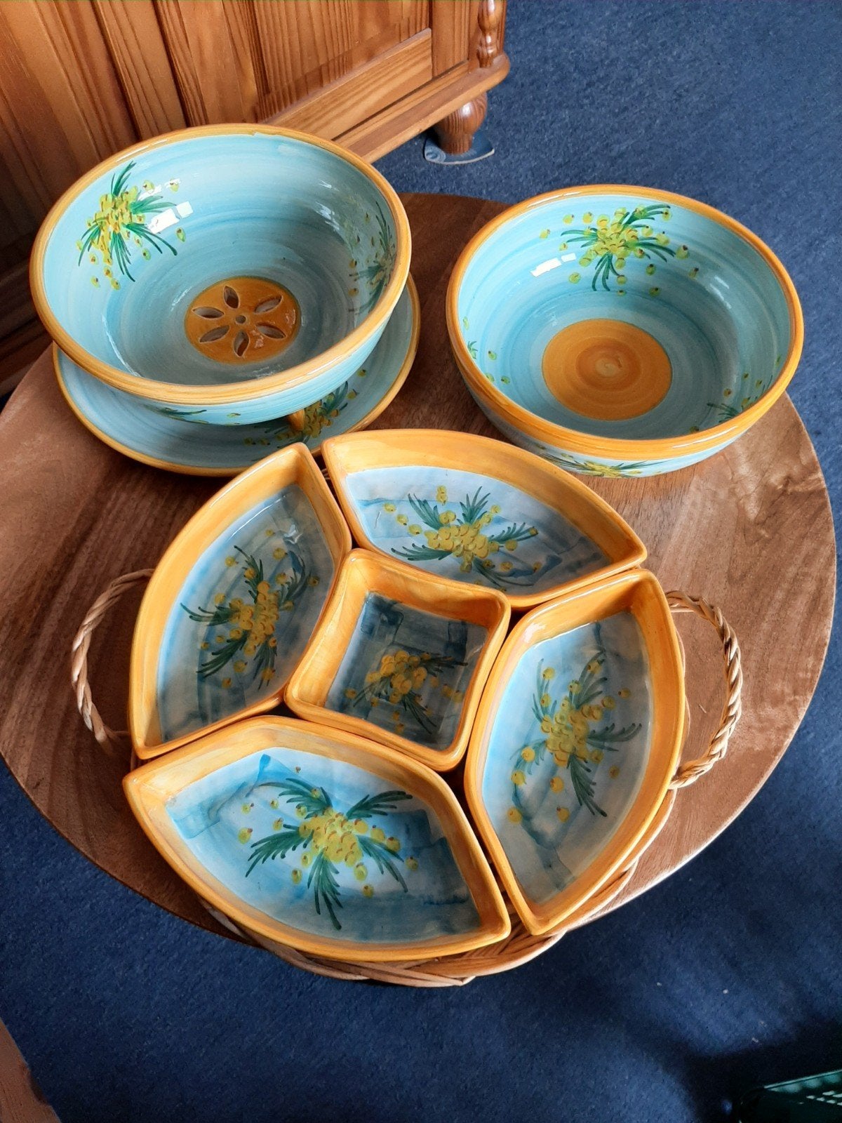Handgeschilderd servies met mimosa design, Ophalen, Overige merken, Keramiek, Zo goed als nieuw