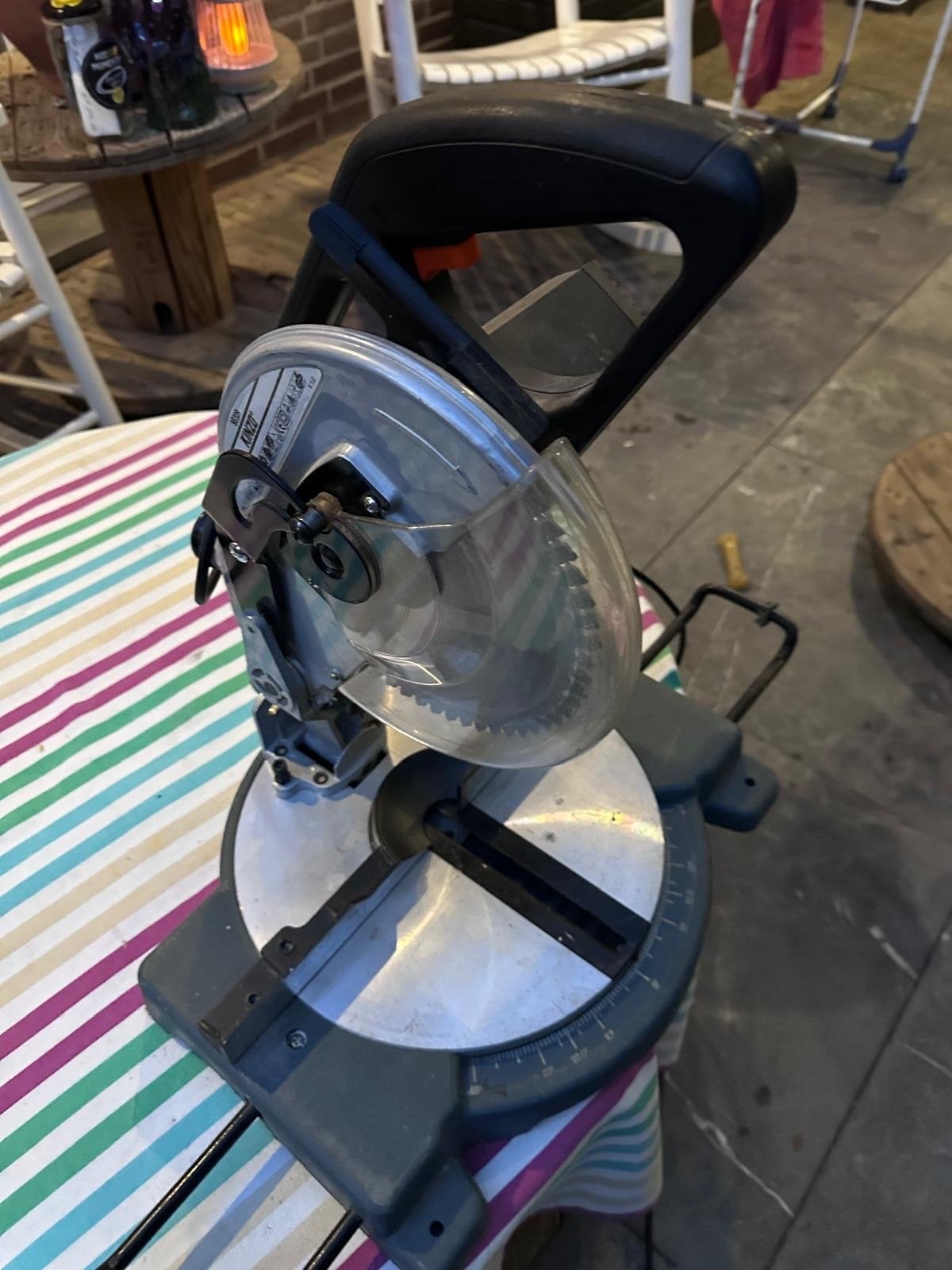 Kinzo Afkortzaag met Nieuw Gehard Zaagblad, Ophalen, Gebruikt, 600 tot 1200 watt, Afkortzaag