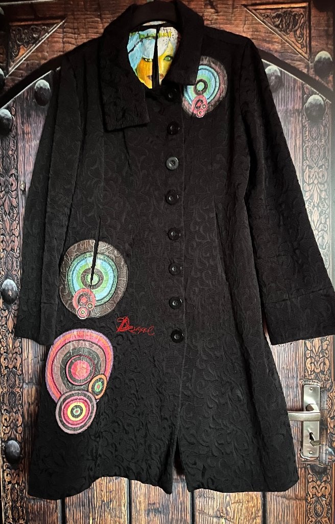 Hele mooie designer jas van Desigual maat 42/44 nu 79,99€, Zwart, Maat 42/44 (L), Ophalen of Verzenden, Zo goed als nieuw