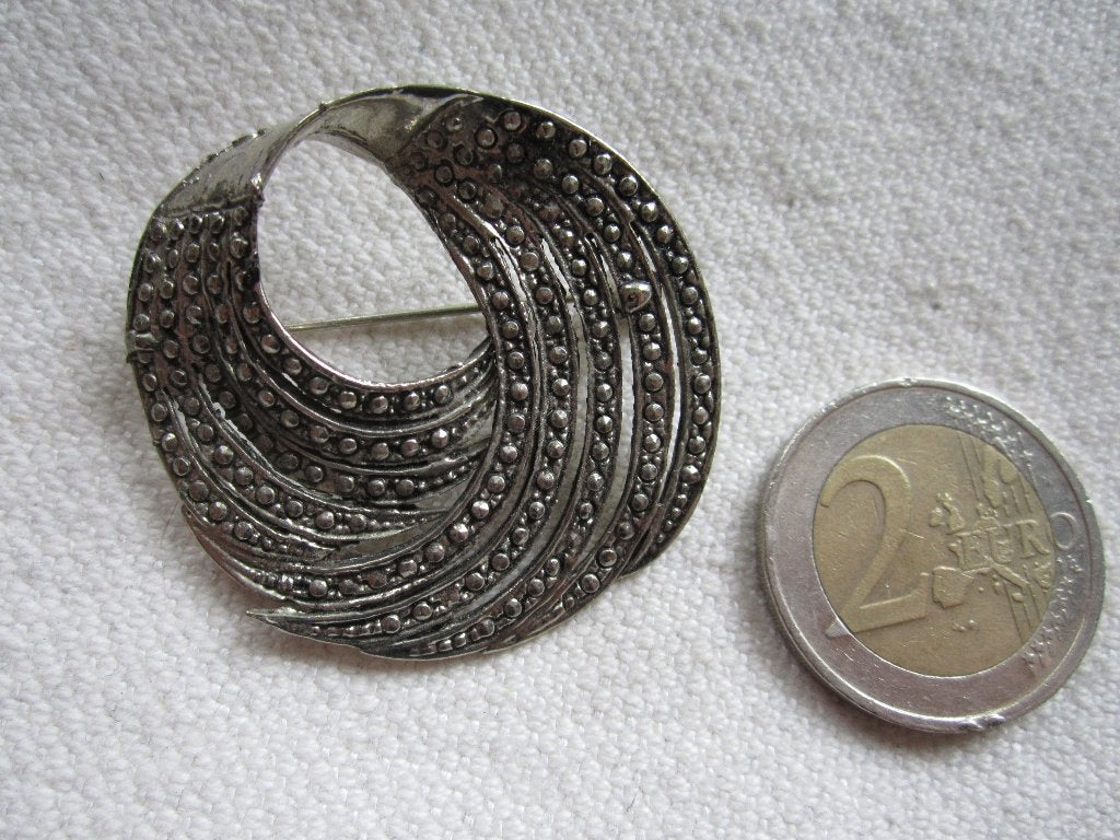 25.  Een beetje shabby oude broche, Sieraden, Tassen en Uiterlijk, Antieke sieraden, Ophalen, Overige materialen, Broche