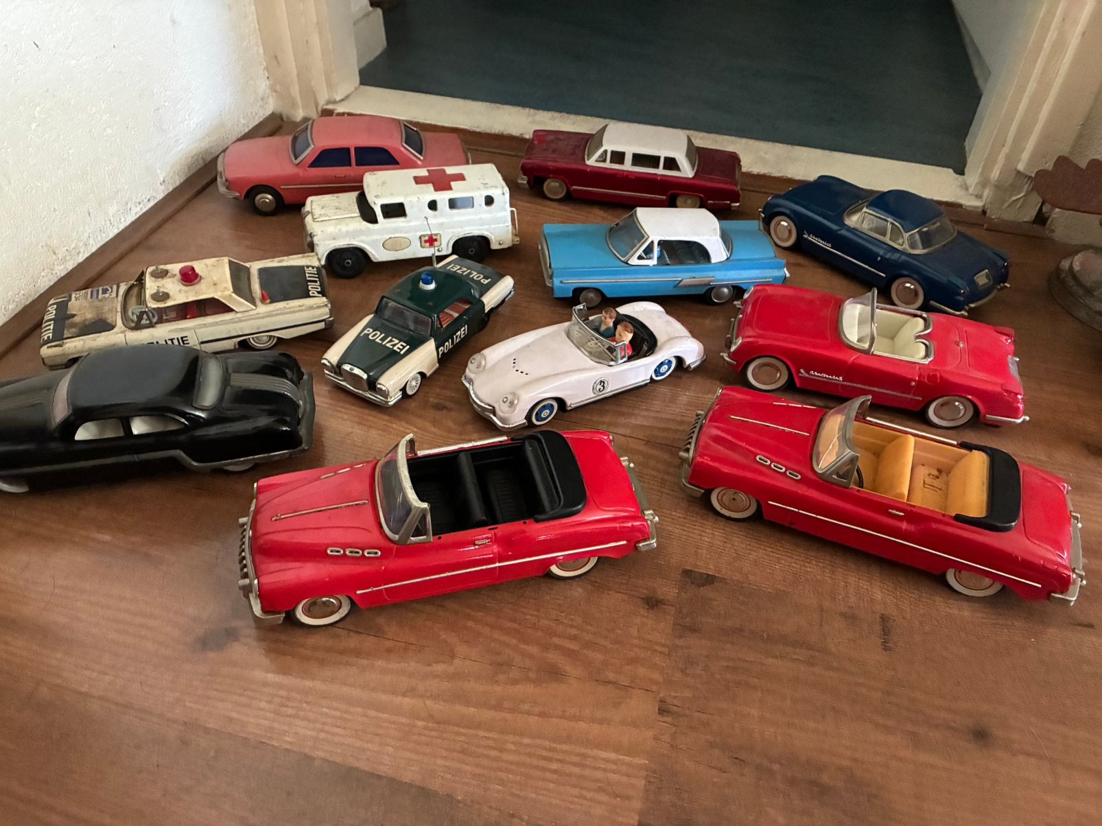 13 vintage blikken auto’s tiny toy, Verzamelen, Ophalen, Gebruikt