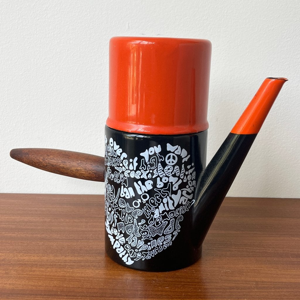 Teak en emaille theepot met mok als deksel pop-art tekst, Antiek en Kunst, Ophalen of Verzenden