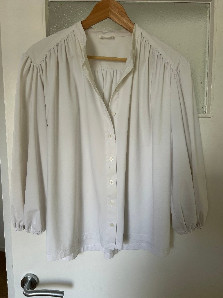 Jane Lushka witte blouse met lange mouwen en opstaande kraag, Wit, Maat 42/44 (L), Ophalen of Verzenden, Onbekend