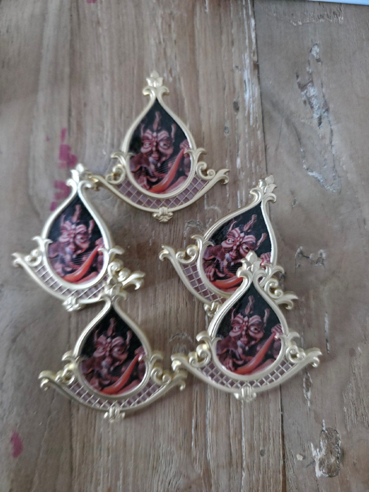 Pin parada droomvlucht serie trol met harp einde attractie, Verzamelen, Ophalen of Verzenden, Nieuw, Button of Speldje