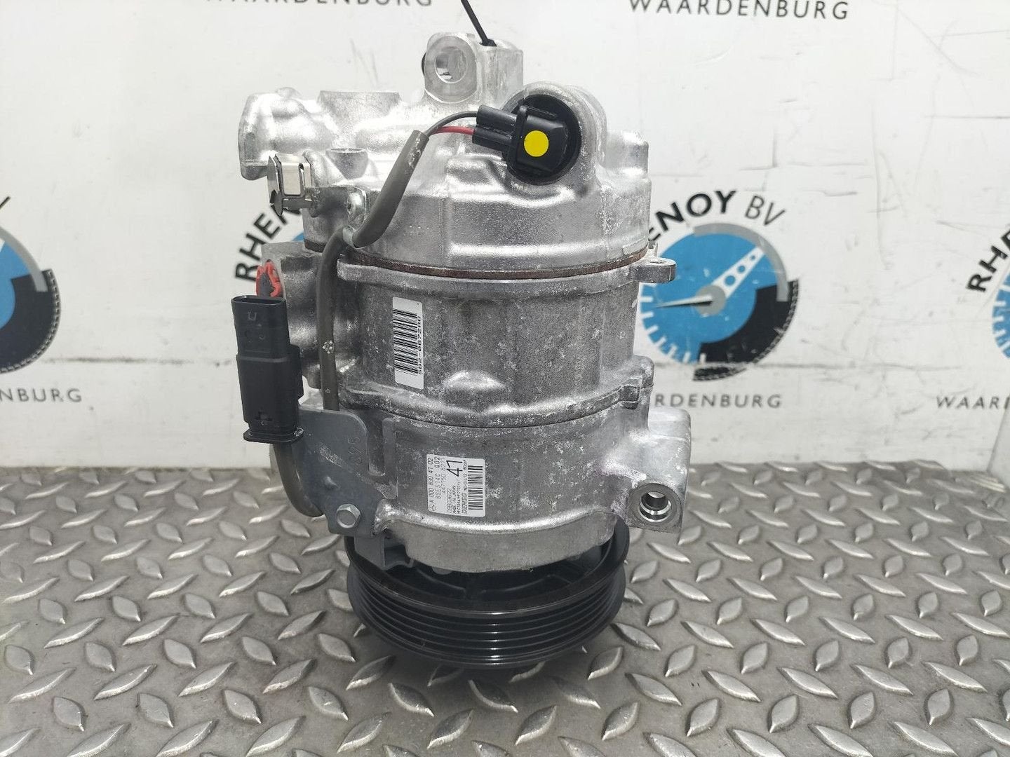 MERCEDES A CLASS AIRCO COMPRESSOR / AIRCOPOMP 0008304102 202, Ophalen of Verzenden, Gebruikt, Stiba lid