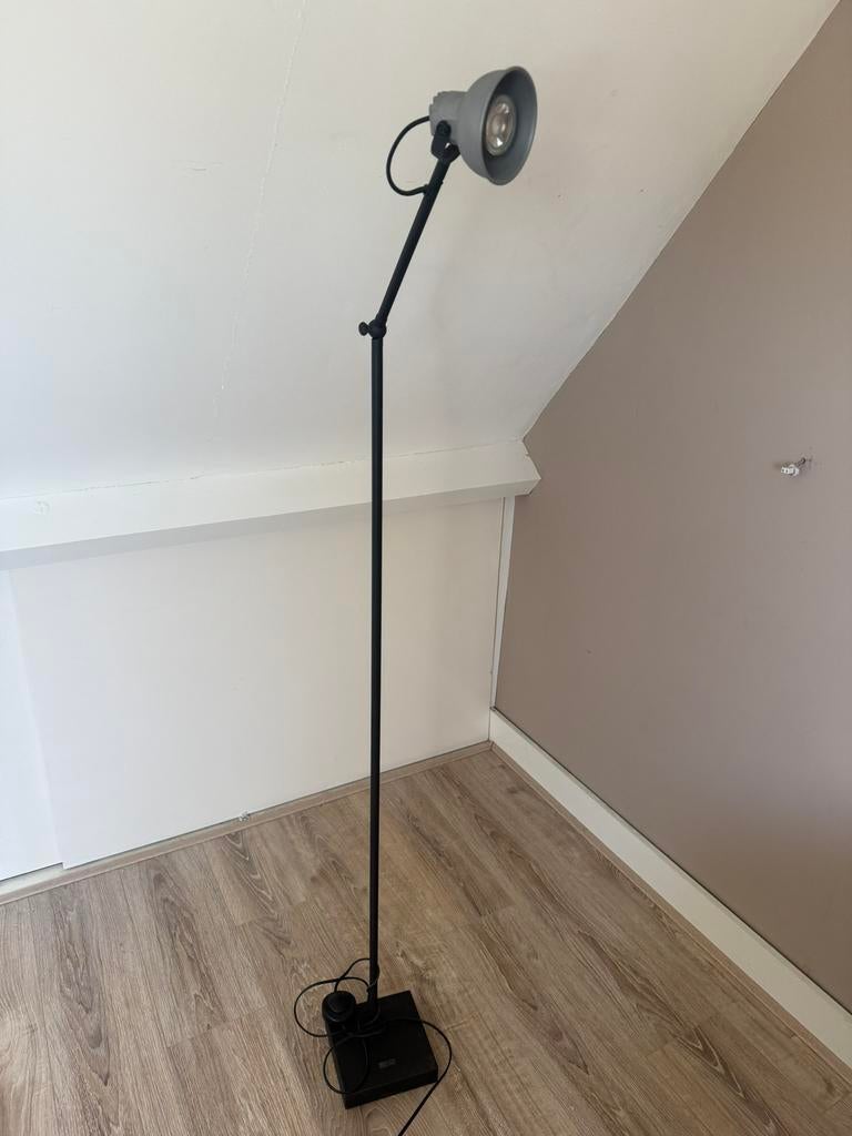 Staande lamp Frezoli zwart grijs, Ophalen, Zo goed als nieuw, 150 tot 200 cm