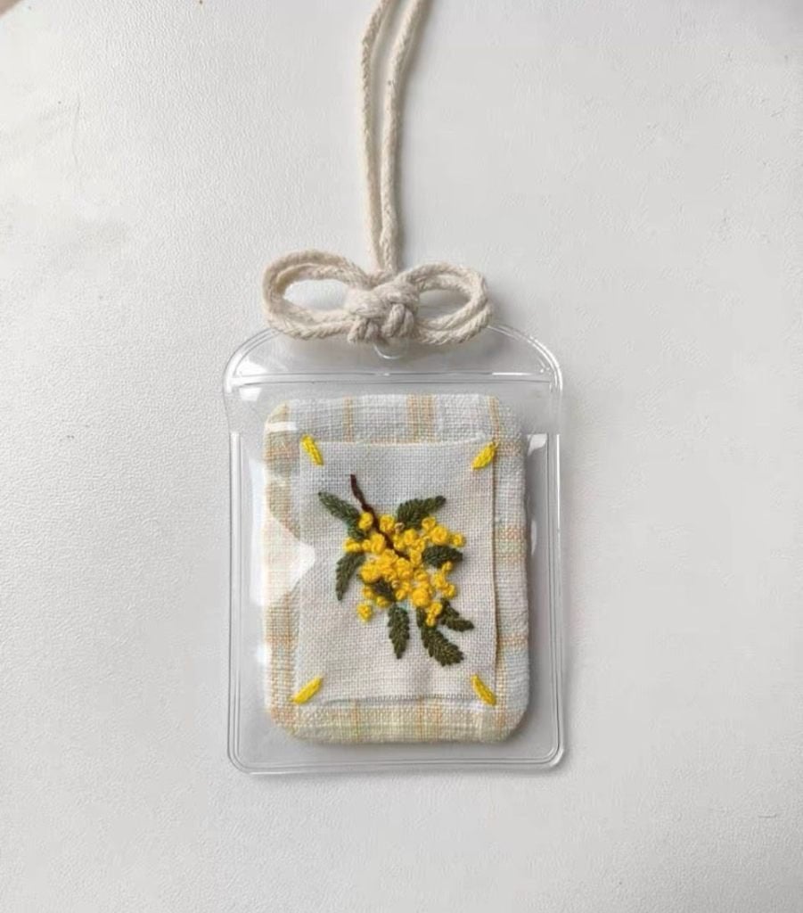 Handgeborduurde Omamori Gelukshanger, Ophalen of Verzenden, Nieuw