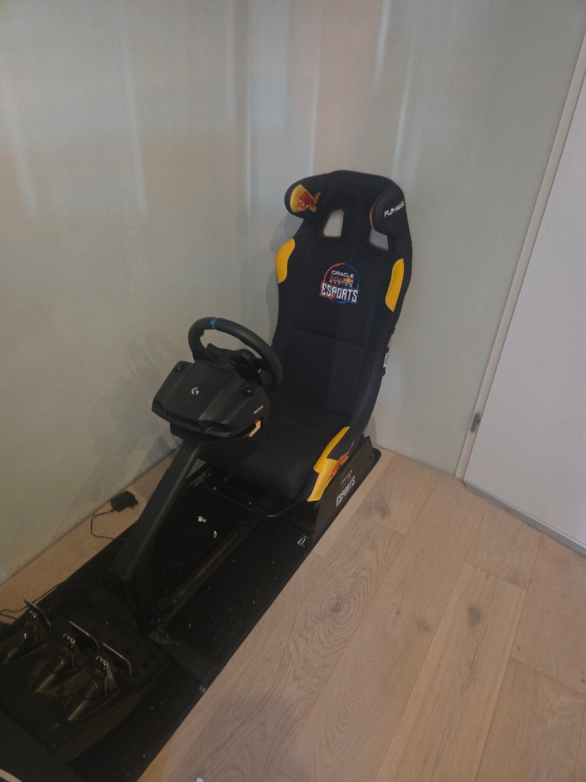 Playseat Red Bull Racing F1 met Logitech G29 racestuur, Spelcomputers en Games, Ophalen, Overige merken, Gebruikt