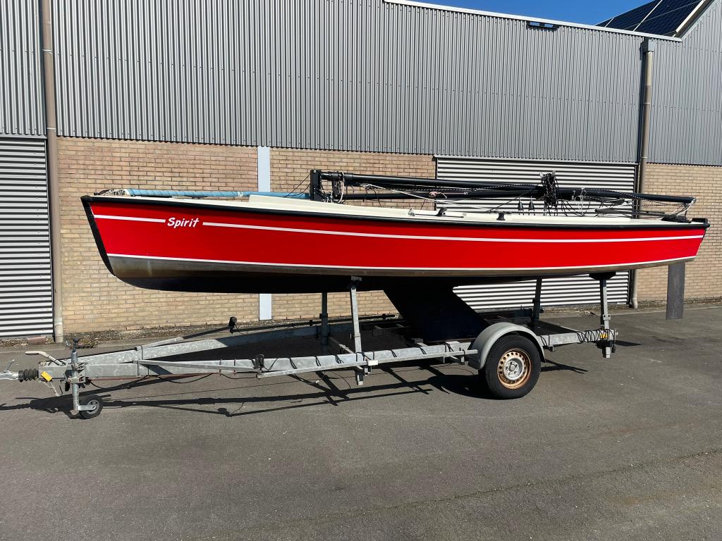 Zeer nette Hoora Polyvalk (2003) incl. trailer en motor!, Watersport en Boten, Ophalen, 85 cm, 4 pk, Fok