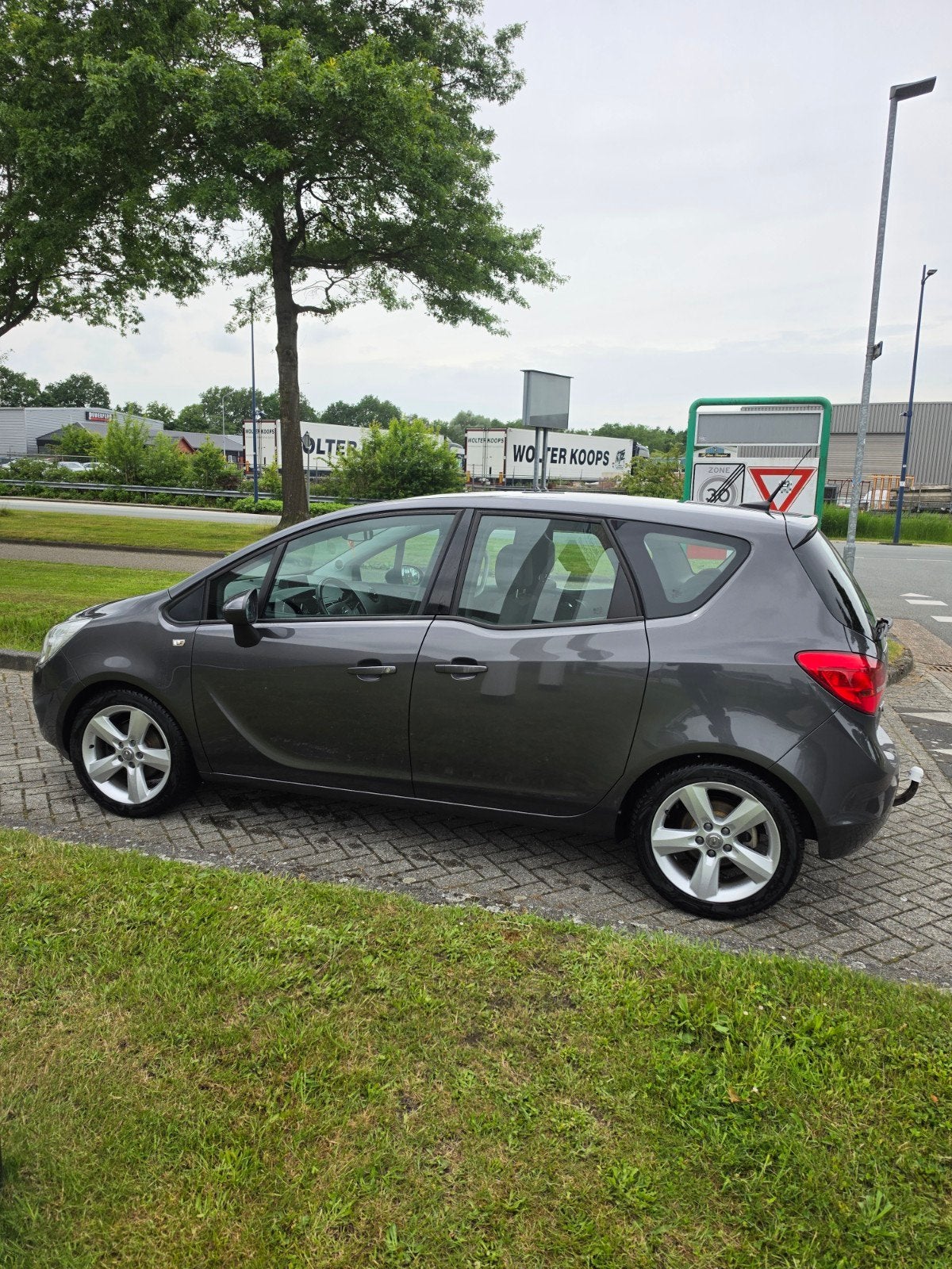Opel Meriva 1.4 Turbo Ecotec 120pk 2010 Grijs, Auto's, Voorwielaandrijving, 680 kg, 4 cilinders, Origineel Nederlands