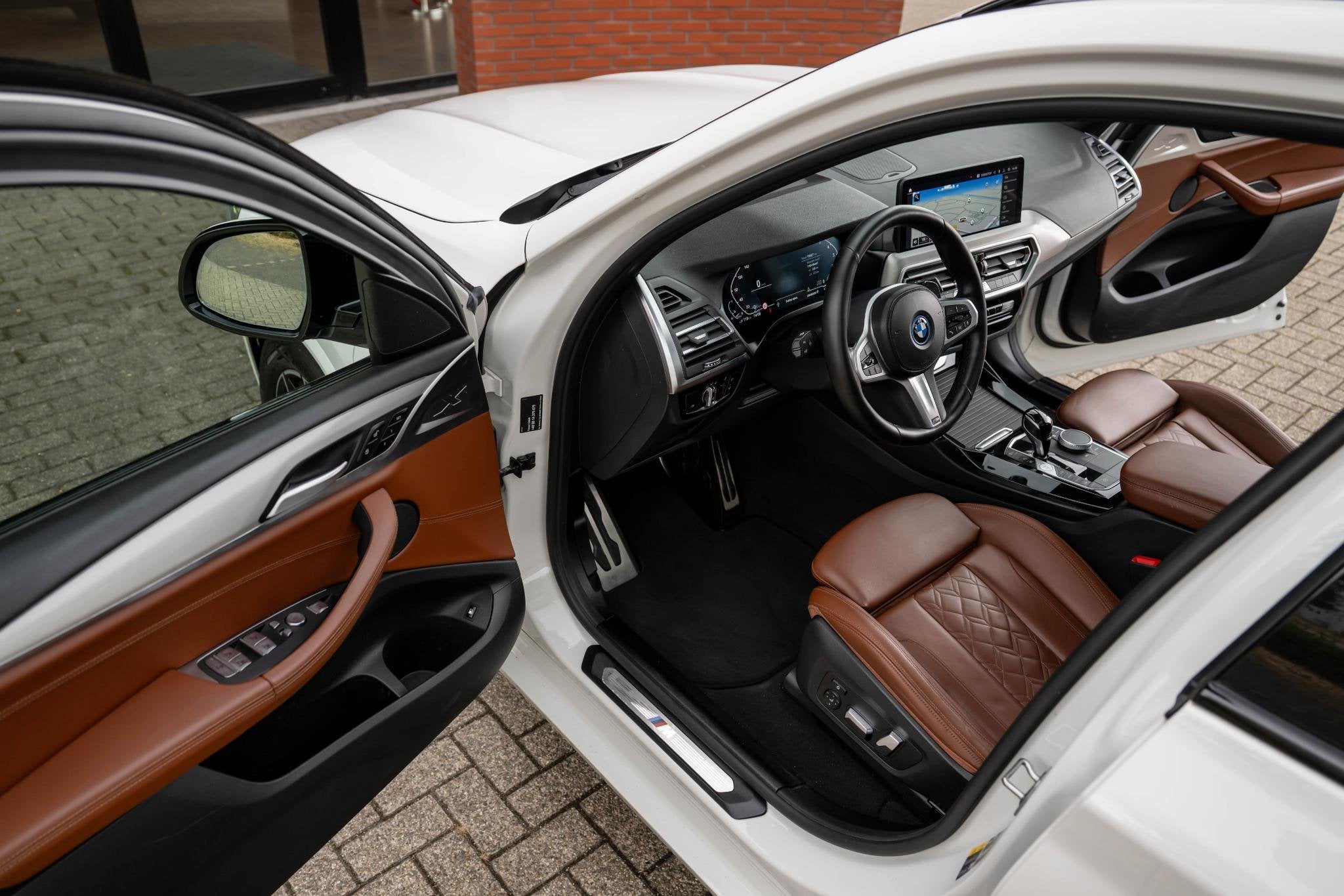 BMW X3 xDrive30e M-Sport Pano HuD Trekhaak Camera 94% SOH, Auto's, Gebruikt, 4 cilinders, Automatische klimaatregeling, Wit