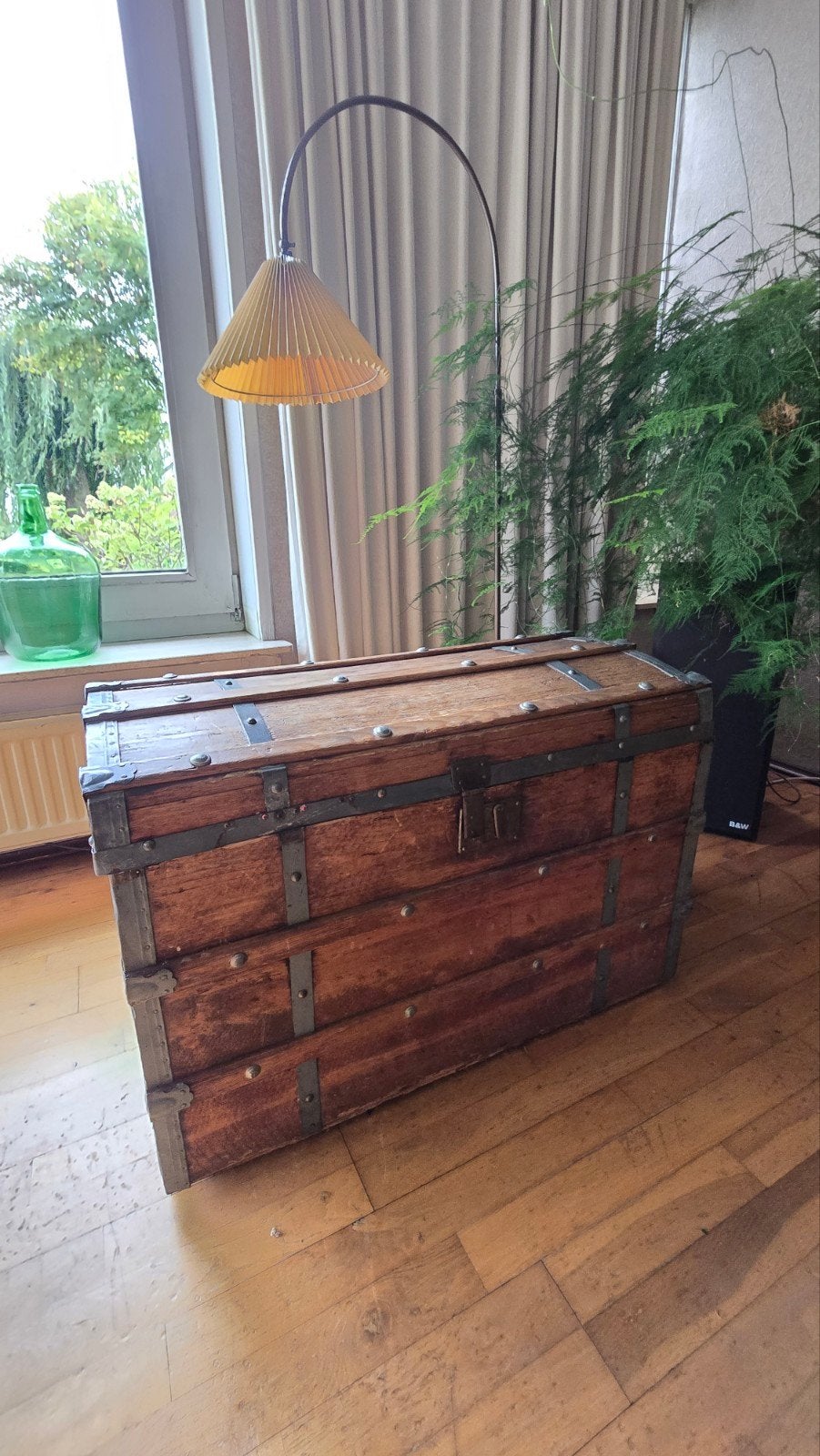 Antieke houten kist/opbergkist met metalen beslag, Ophalen