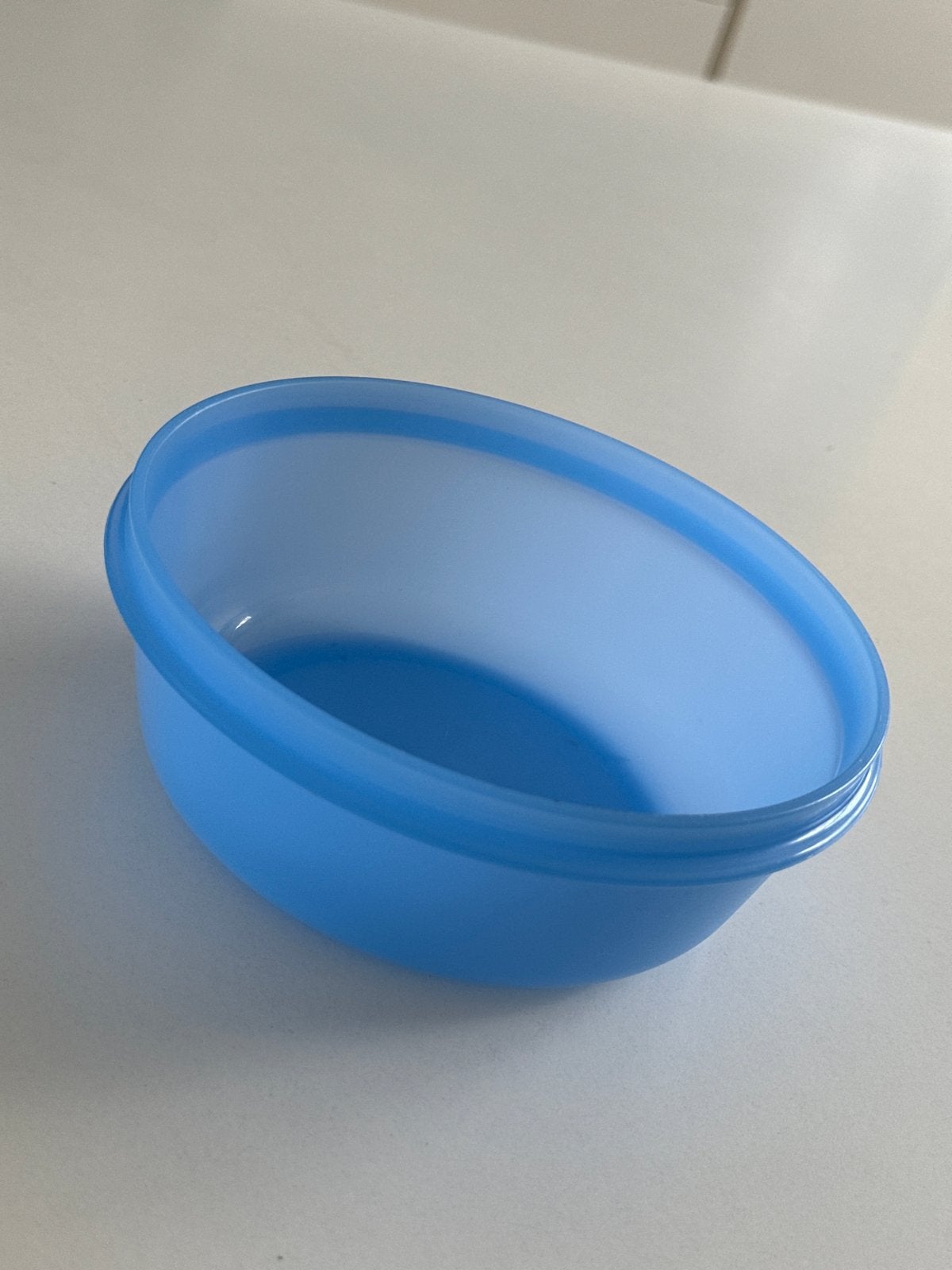 Tupperware gebruikte ruimteschaal 600ml zonder deksel, Gebruikt, Schaal, Blauw, Ophalen of Verzenden