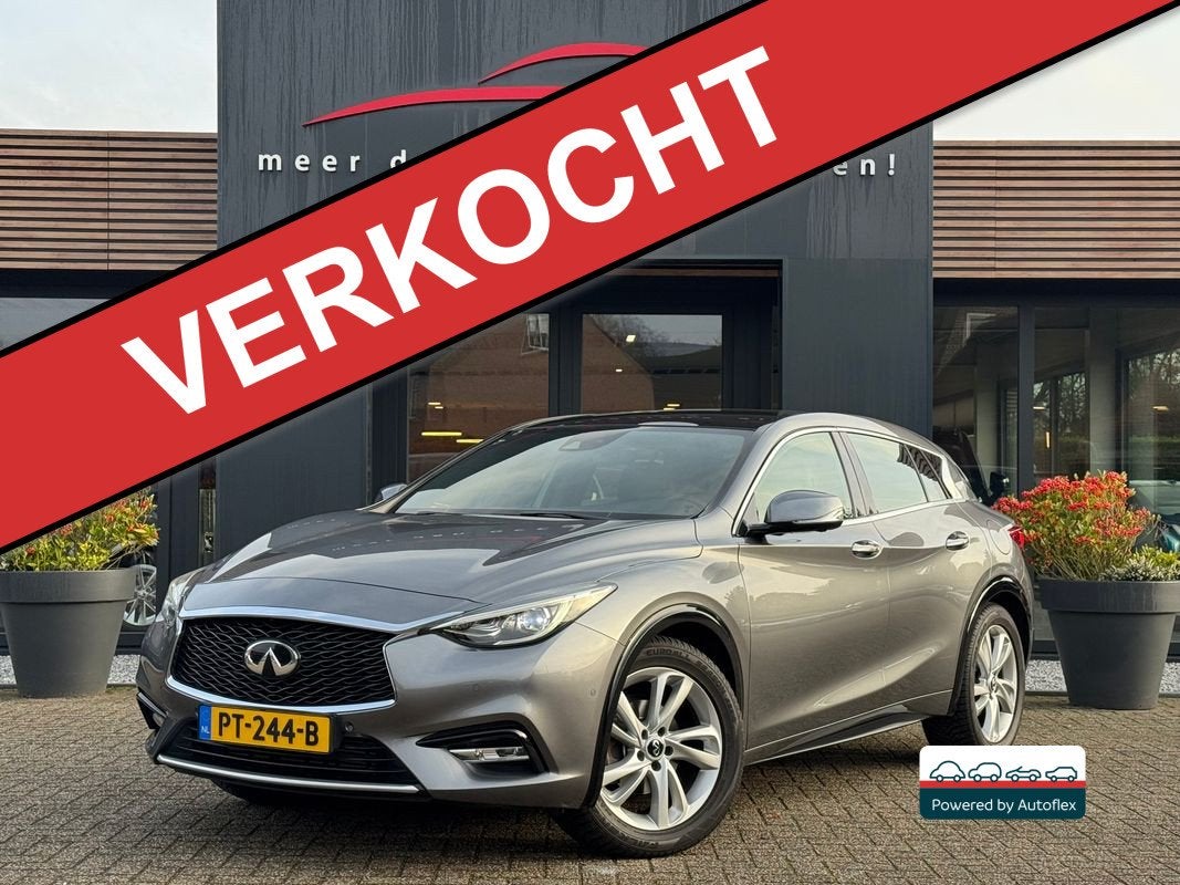 Infiniti Q30 1.6t 156 PK Luxe Nieuwstaat! (bj 2016), Auto's, Automaat, 12 maanden, Gebruikt, Bedrijf
