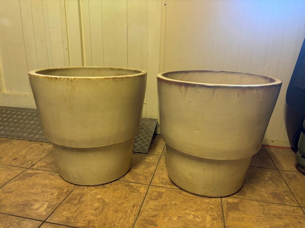 Set van 2 grote ronde bloempotten, crème/beige, Tuin en Terras, Bloempotten, Ophalen, Gebruikt, 40 cm of meer, Rond