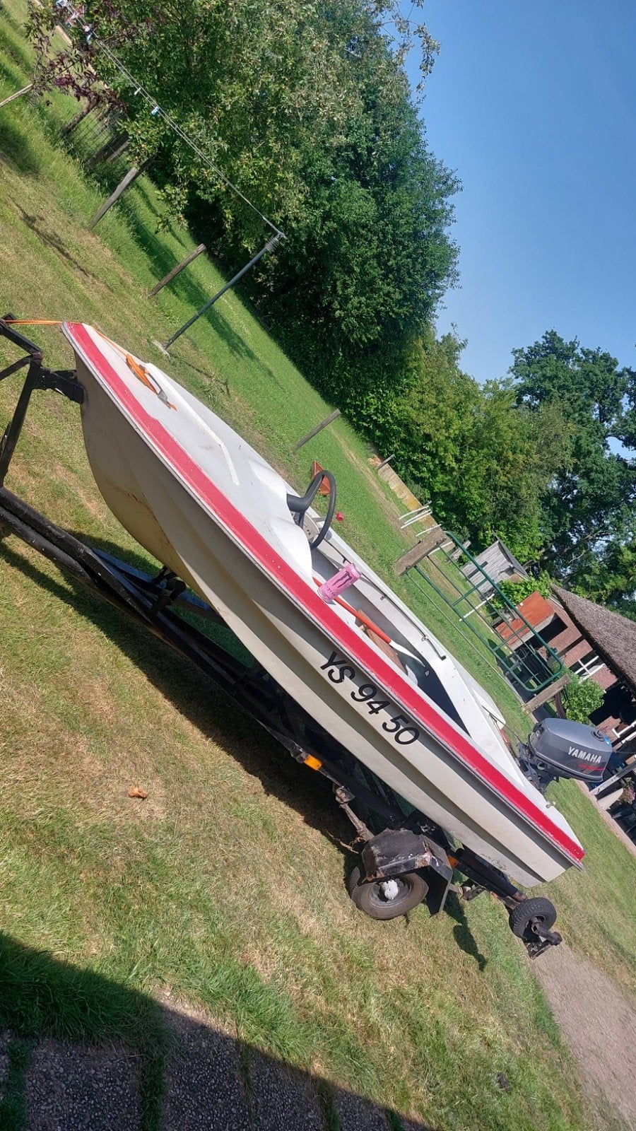 Leuke boot met stuurinrichting, trailer en motor., Ophalen