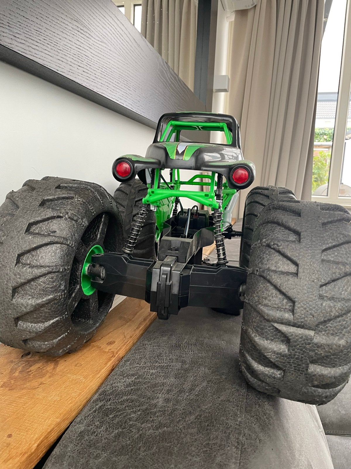 Monster Truck Mega Bestuurbare Auto - Grave Digger, Hobby en Vrije tijd, Auto offroad, Zo goed als nieuw, RTR (Ready to Run), Overige schalen