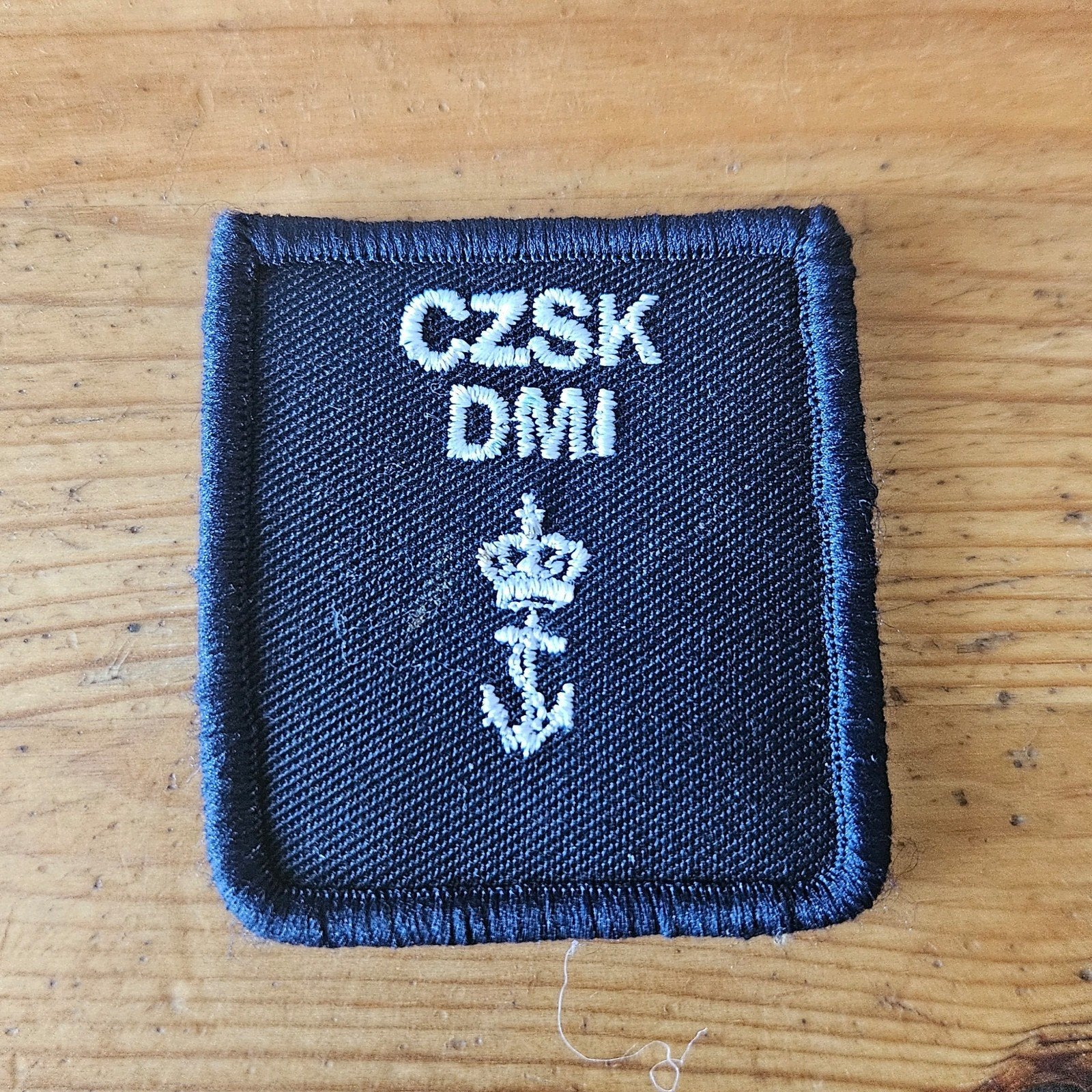 Borstembleem CZSK DMI, Verzamelen, Ophalen of Verzenden, Marine, Nederland, Embleem of Badge