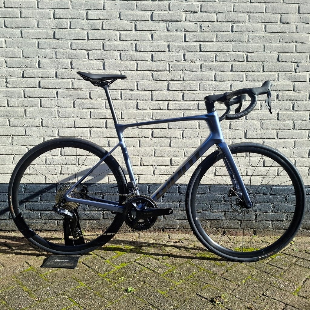 Giant Defy Advanced 1 ML Nieuw, Ophalen, 28 inch, Carbon, Nieuw