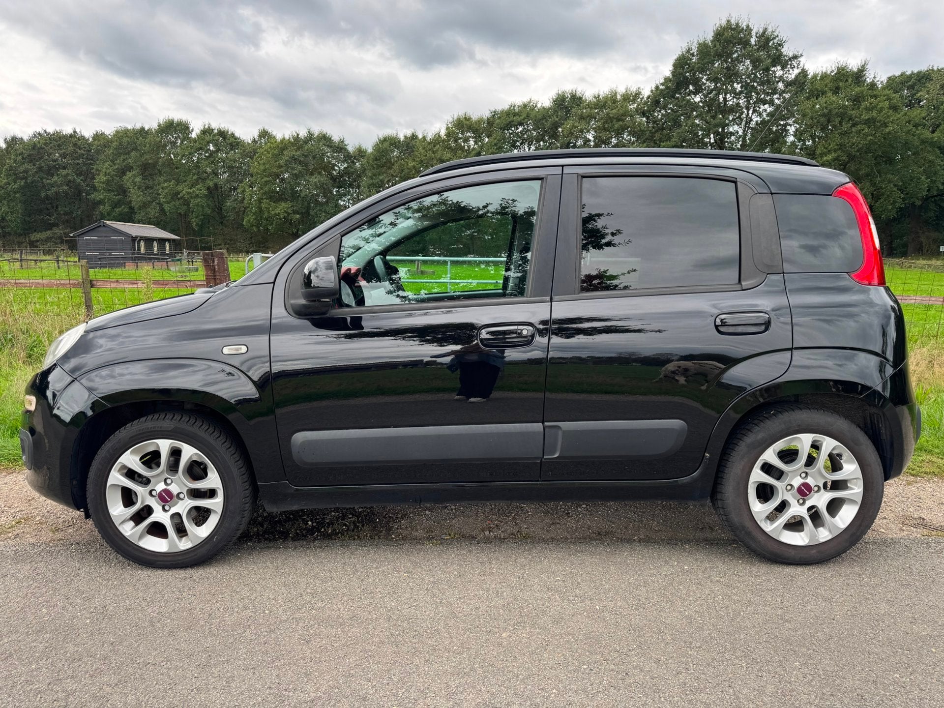Fiat Panda 0.9 TwinAir Lounge met airco en trekhaak, Voorwielaandrijving, Euro 5, Panda, Zwart