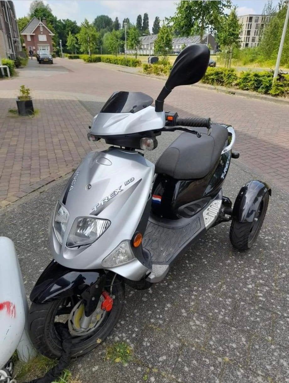 Prachtige PGO T-Rex 50 (TR3) Driewieler |Uniek Lage KM:5630!, Ophalen of Verzenden, Gebruikt, Benzine, Gilera