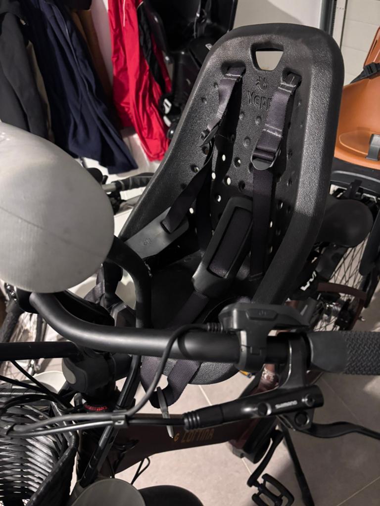 Yepp voorzitje met windscherm en slaaprol, Fietsen en Brommers, Ophalen, Gebruikt, Voorzitje, Voetsteuntjes