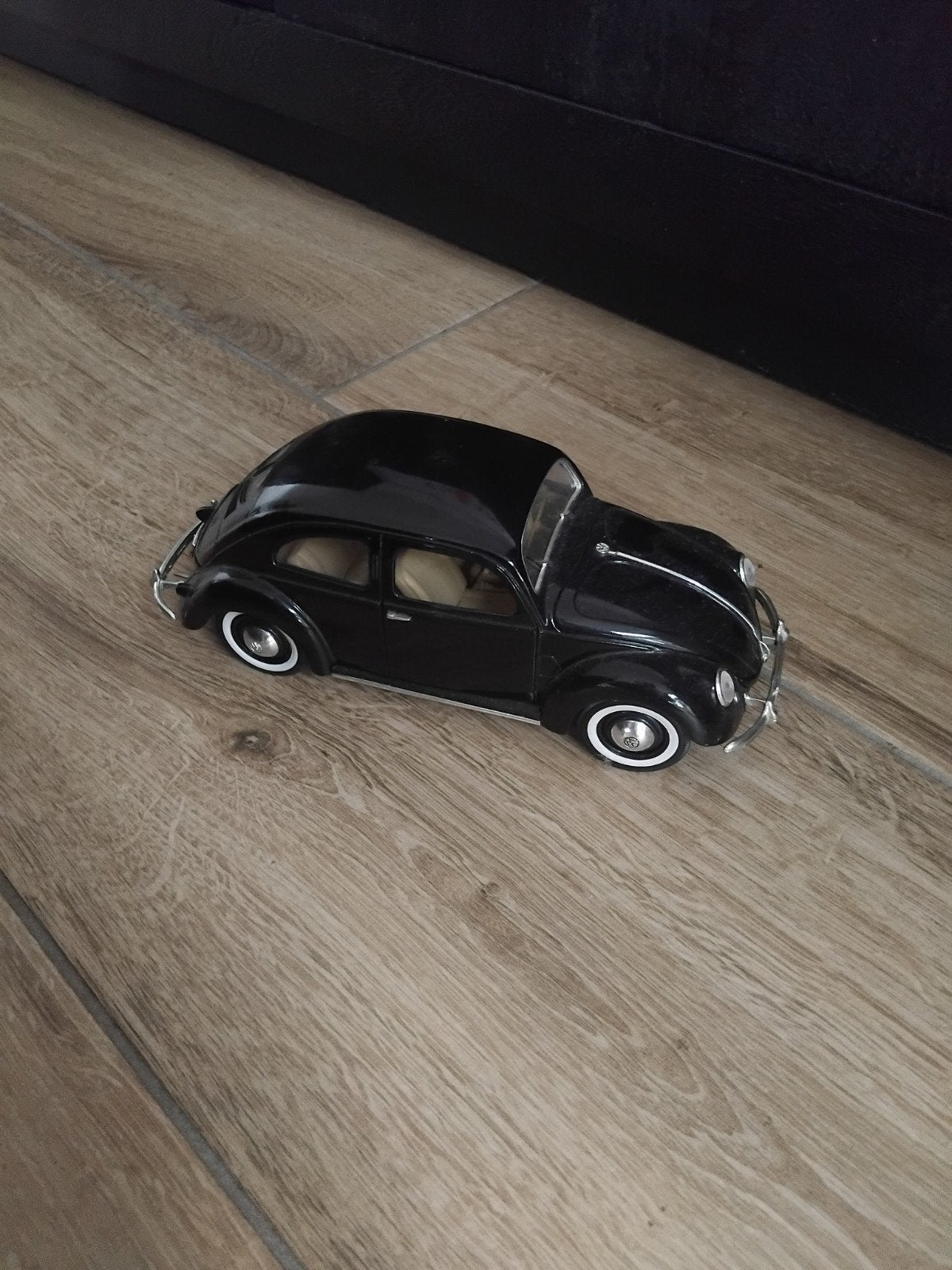 gedetailleerd model van een zwarte Volkswagen Kever uit 1951, Ophalen of Verzenden, Maisto