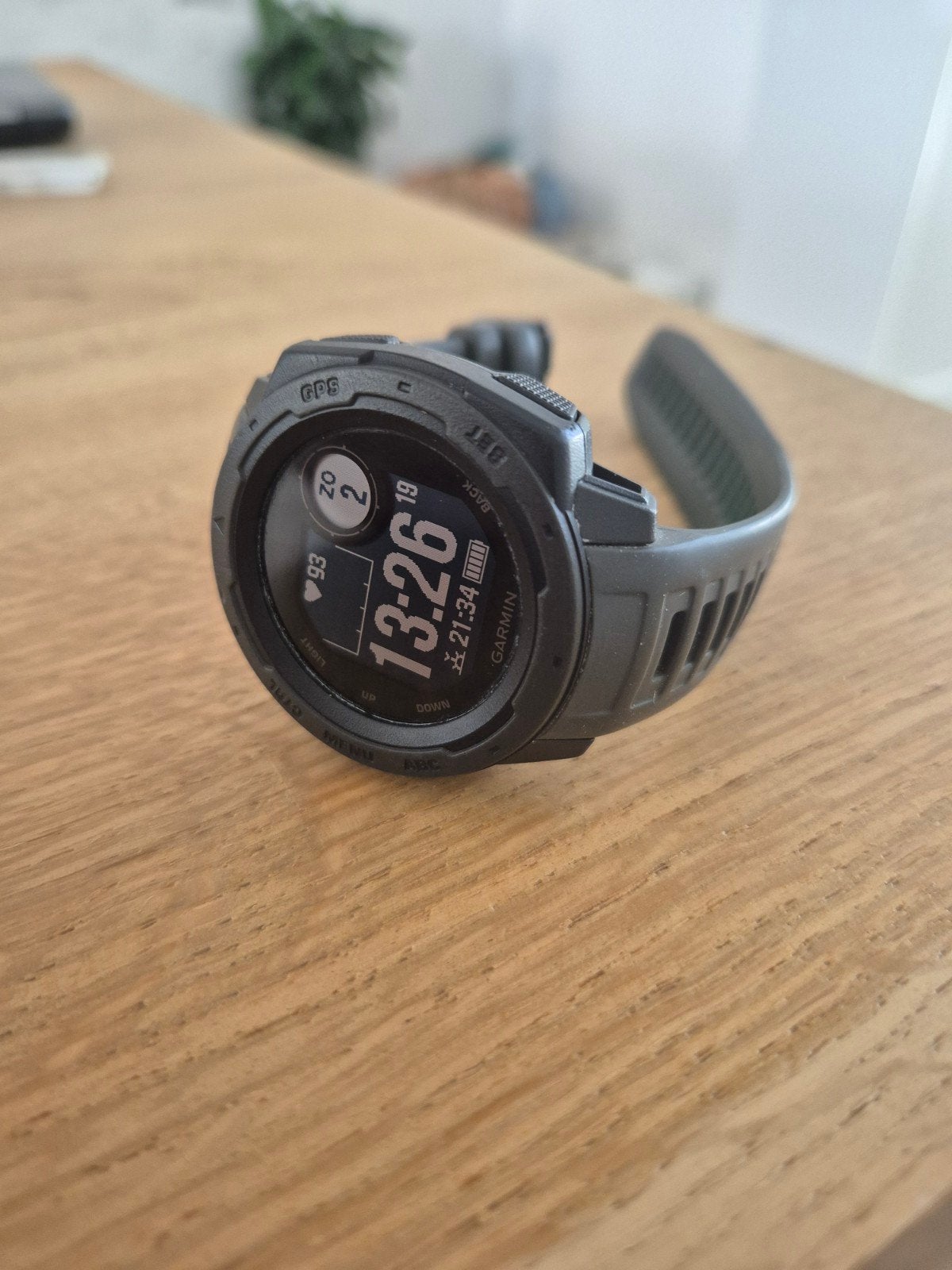 Garmin Instinct GPS Smartwatch - Robuust en Veelzijdig, Gebruikt, Zwart, Garmin, Ophalen of Verzenden