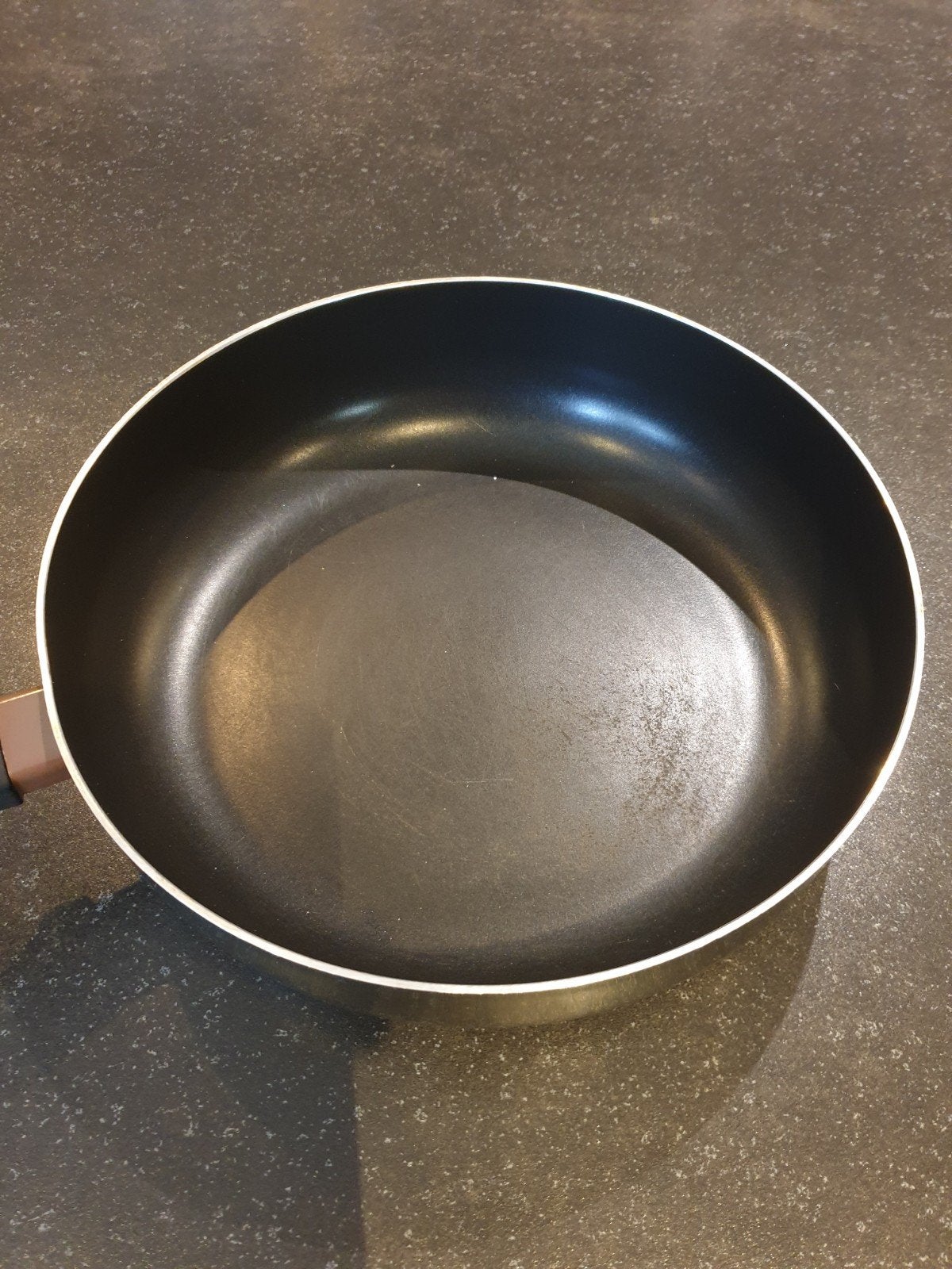Hapjespan 28 cm. Merk; Brabantia. met steel., Ophalen