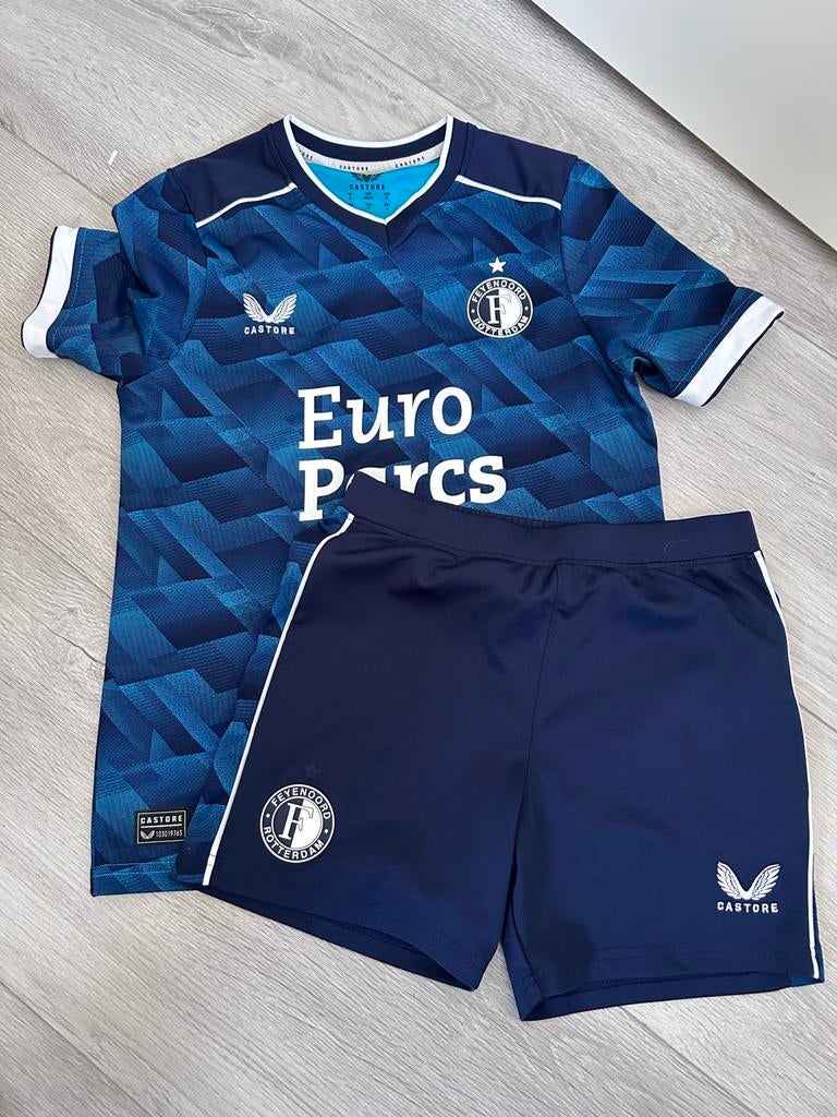 Castore Voetbaltenue Feyenoord - Shirt en Broekje maat 146, Ophalen of Verzenden, Zo goed als nieuw, Jongen of Meisje, Sport- of Zwemkleding