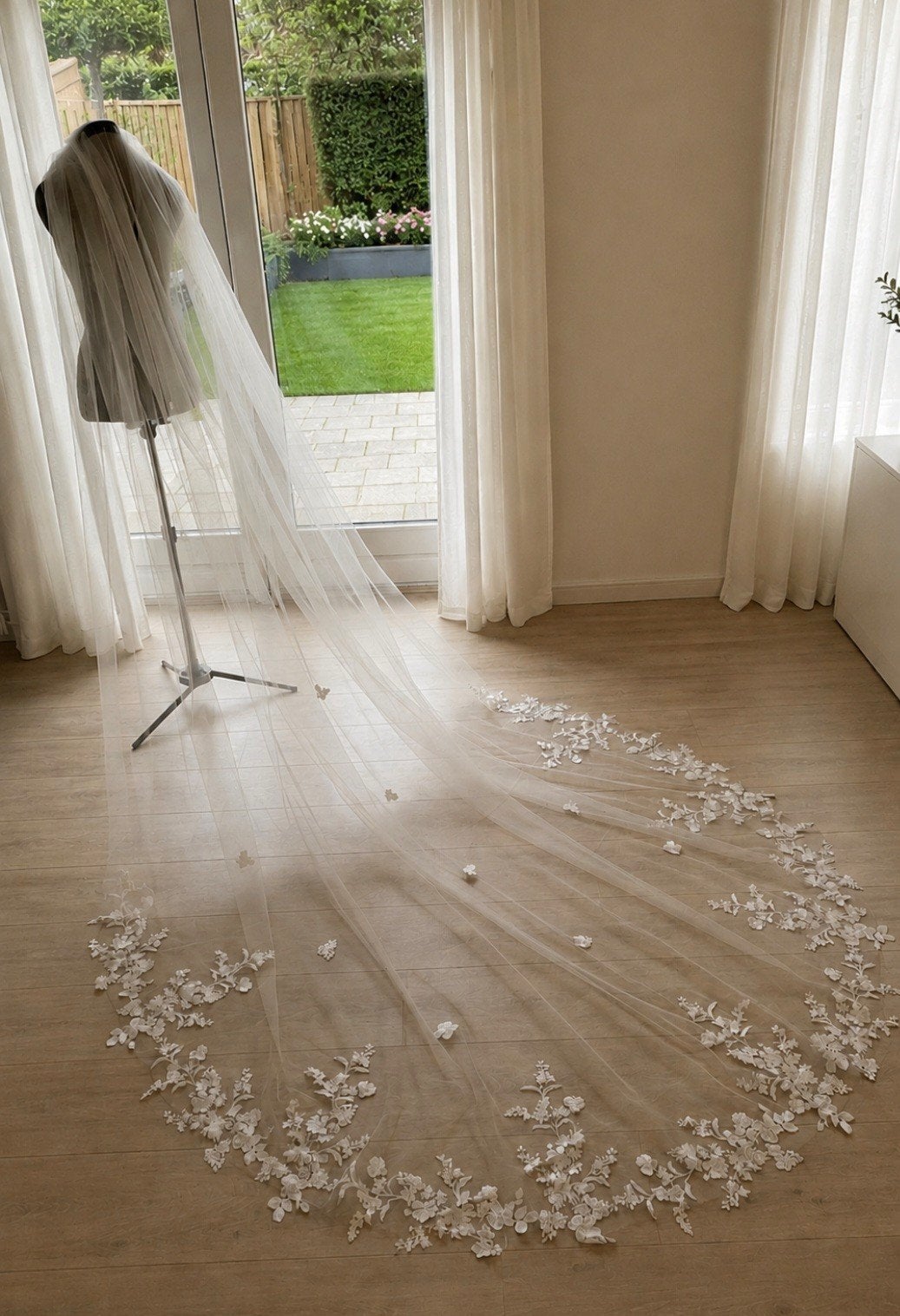 Nieuwe Bruidssluier 250 cm - Soft Tule & Kant - Ivoor, Ophalen of Verzenden, Zo goed als nieuw, Wit, Accessoires