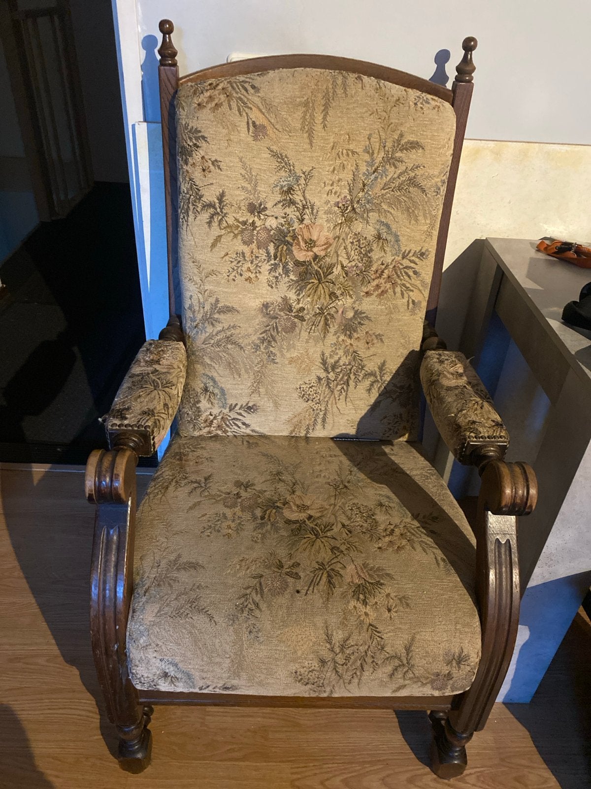 Antieke fauteuil met bloemenpatroon, Antiek en Kunst, Ophalen