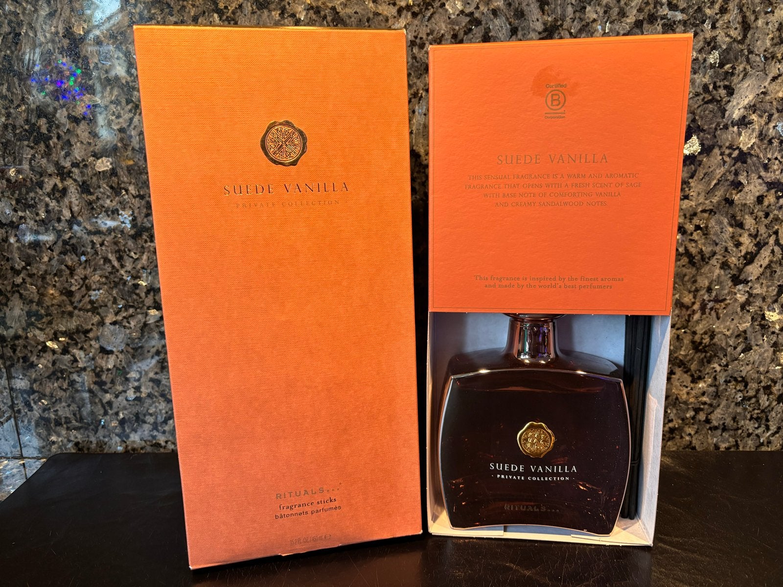 Rituals Suede Vanilla Geurstokjes - 450 ml, Ophalen of Verzenden, Nieuw, Bruin, Glas