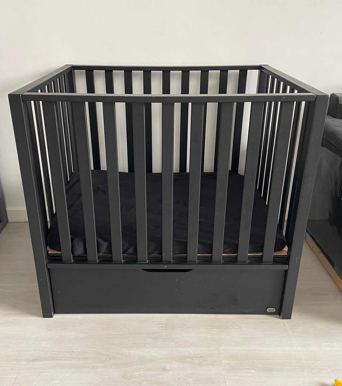 Zwart babybox met lade - twf, Ophalen, 70 tot 85 cm, 140 tot 160 cm, Zo goed als nieuw