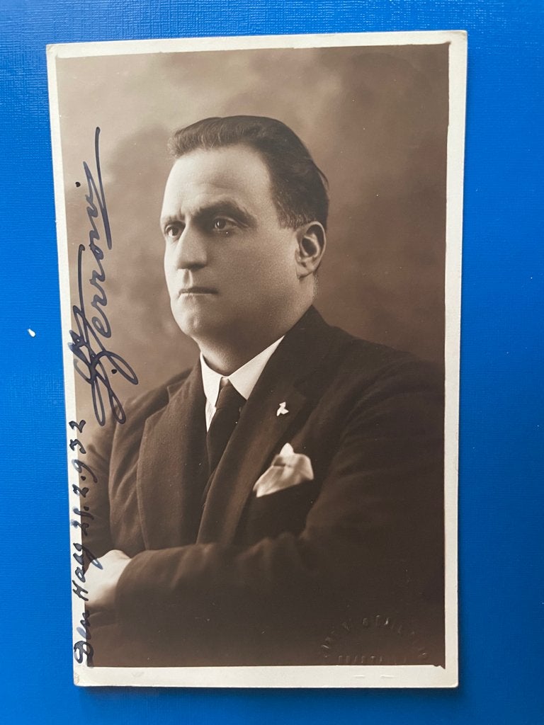 ansichtkaart van Luigi Ferroni met echte handtekening., Verzamelen, Verzenden, 1920 tot 1940, Sterren en Beroemdheden
