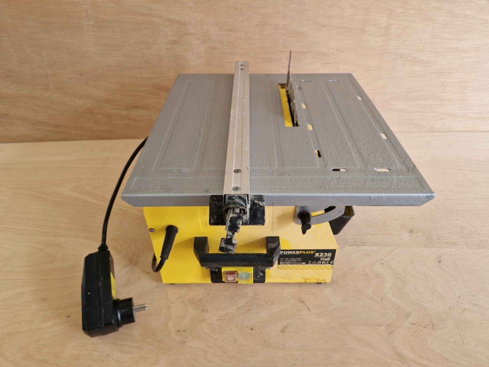 Tegelzaag / tegelsnijder Powerplus X230, Ophalen of Verzenden, Gebruikt, 600 tot 1200 watt, Overige typen